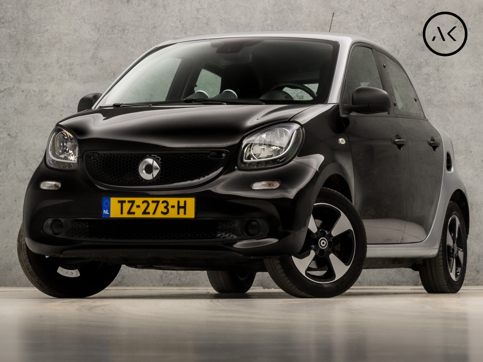 Smart Forfour 1.0 Sportline (DUAL TONE, RADIO, NAP, CLIMATE, CRUISE, SPORTSTOELEN, ELEK PAKKET, LM VELGEN, PARKEERSENSOREN, STUURWIEL MULTIFUNCTIONEEL, NIEUWE APK, NIEUWSTAAT)