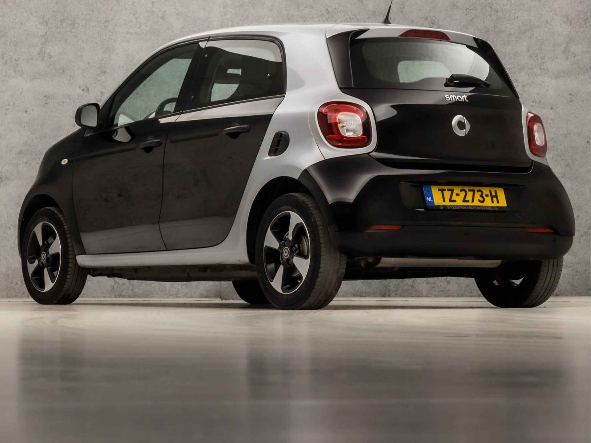 Smart Forfour 1.0 Sportline (DUAL TONE, RADIO, NAP, CLIMATE, CRUISE, SPORTSTOELEN, ELEK PAKKET, LM VELGEN, PARKEERSENSOREN, STUURWIEL MULTIFUNCTIONEEL, NIEUWE APK, NIEUWSTAAT) - 3/29