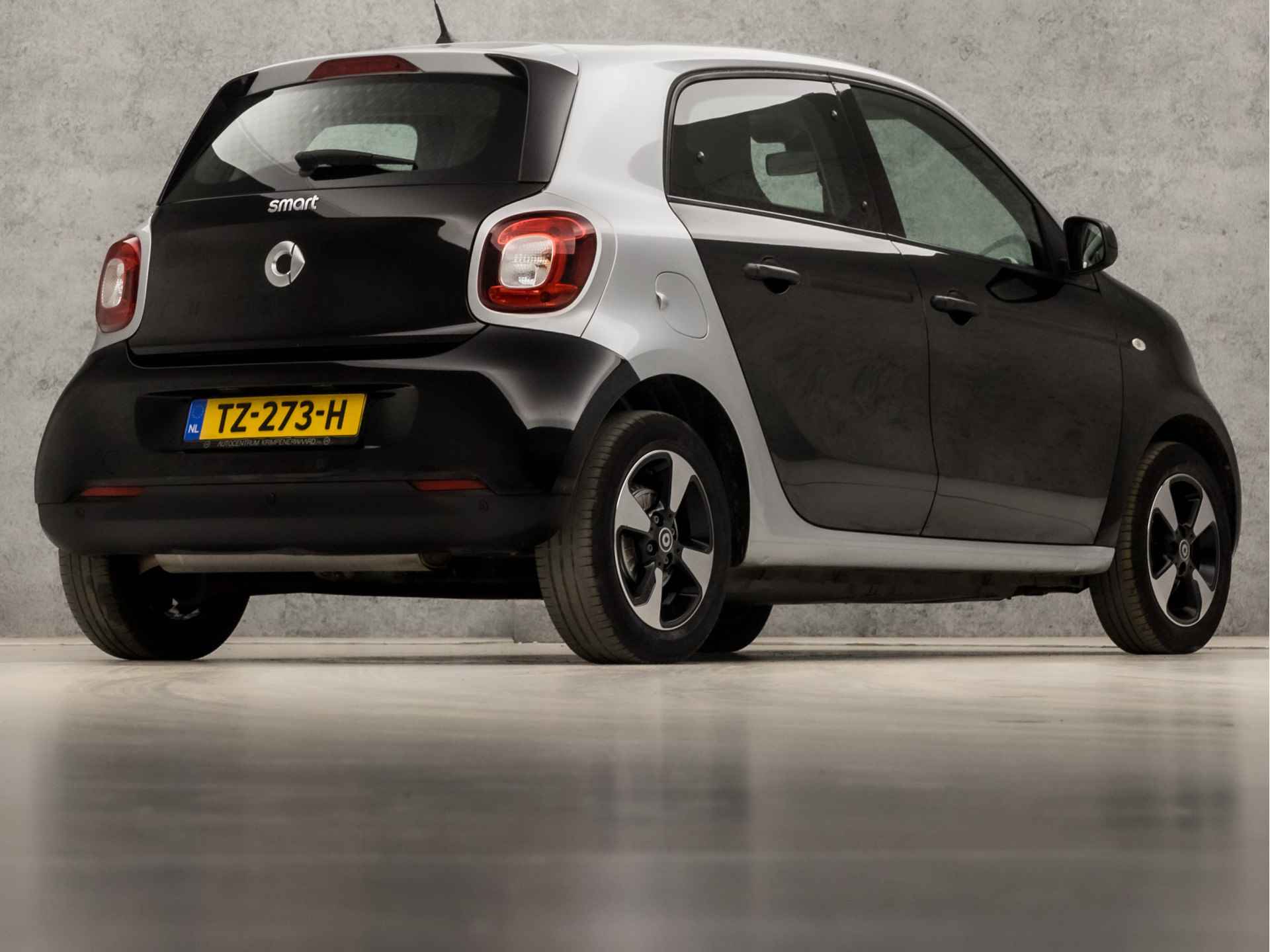 Smart Forfour 1.0 Sportline (DUAL TONE, RADIO, NAP, CLIMATE, CRUISE, SPORTSTOELEN, ELEK PAKKET, LM VELGEN, PARKEERSENSOREN, STUURWIEL MULTIFUNCTIONEEL, NIEUWE APK, NIEUWSTAAT) - 5/29