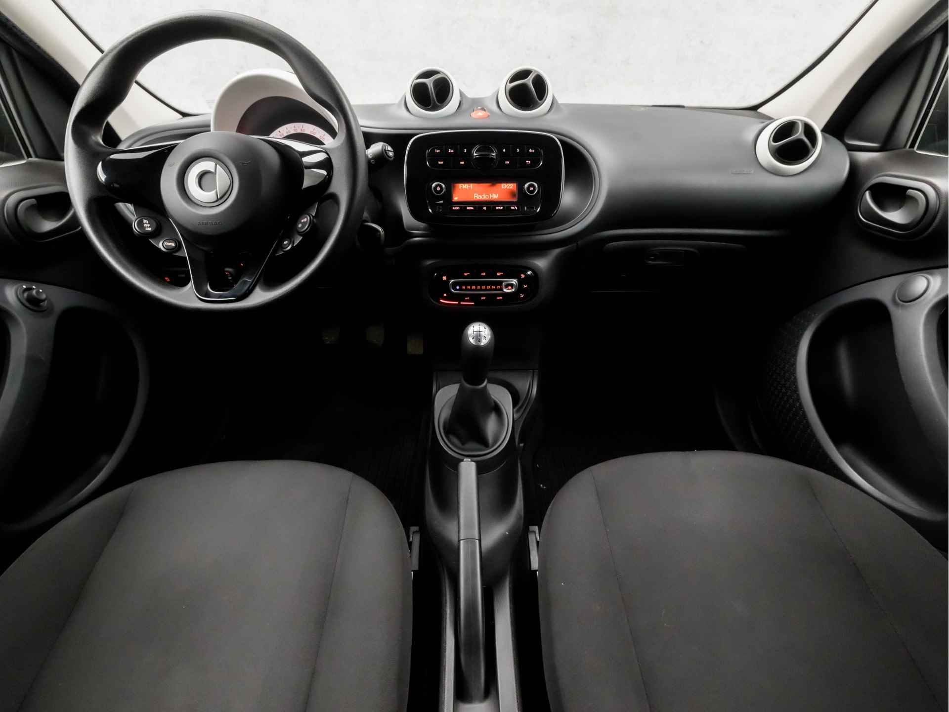 Smart Forfour 1.0 Sportline (DUAL TONE, RADIO, NAP, CLIMATE, CRUISE, SPORTSTOELEN, ELEK PAKKET, LM VELGEN, PARKEERSENSOREN, STUURWIEL MULTIFUNCTIONEEL, NIEUWE APK, NIEUWSTAAT) - 6/29