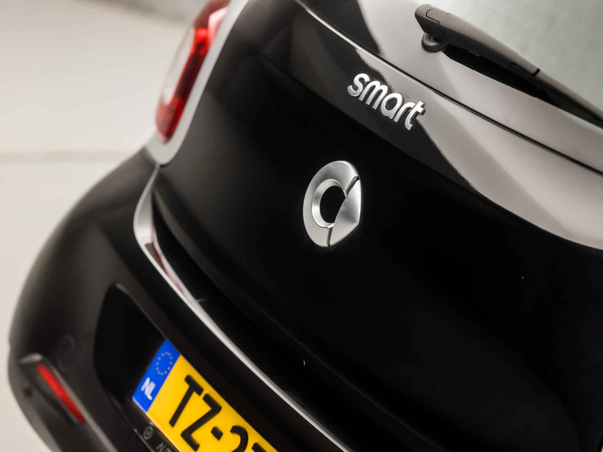 Smart Forfour 1.0 Sportline (DUAL TONE, RADIO, NAP, CLIMATE, CRUISE, SPORTSTOELEN, ELEK PAKKET, LM VELGEN, PARKEERSENSOREN, STUURWIEL MULTIFUNCTIONEEL, NIEUWE APK, NIEUWSTAAT) - 22/29