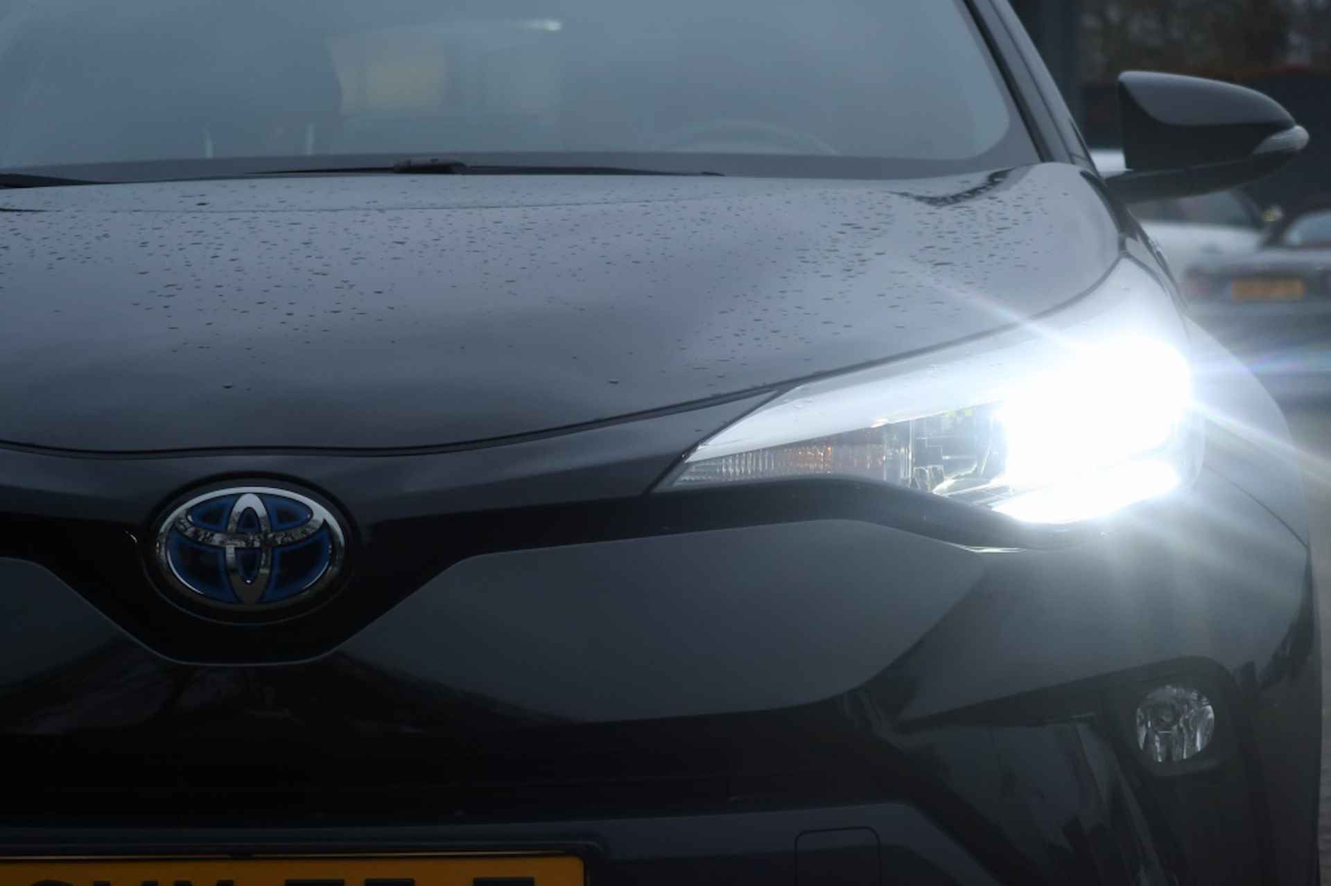 Toyota C-HR 2.0 Hybrid Dynamic - 27/31