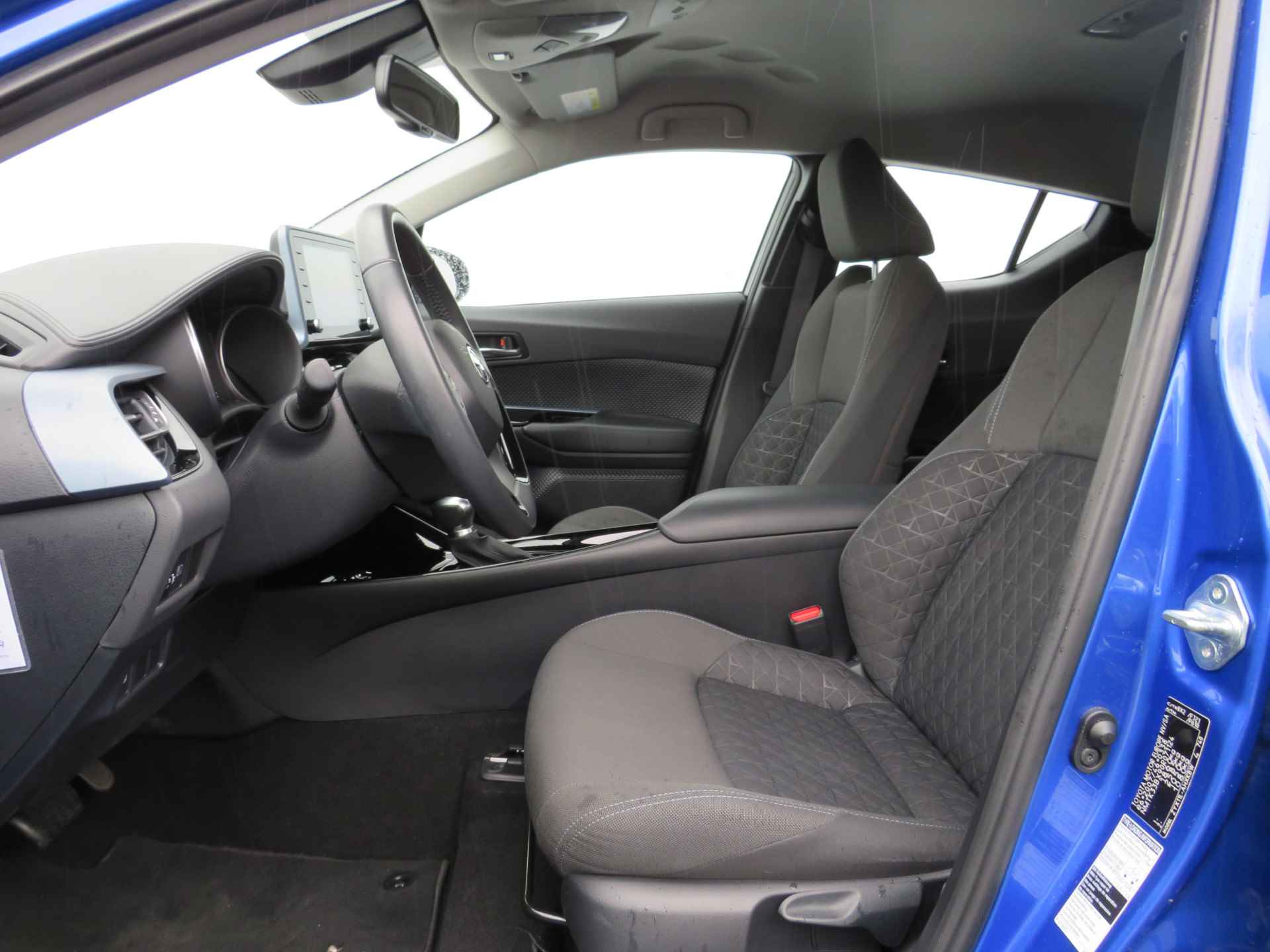 Toyota C-HR 1.8 Hybrid Dynamic Automaat, Navigatie, CruiseControl, 18"inch LM velgen, Apple Carpl./Andr. auto - 11/30