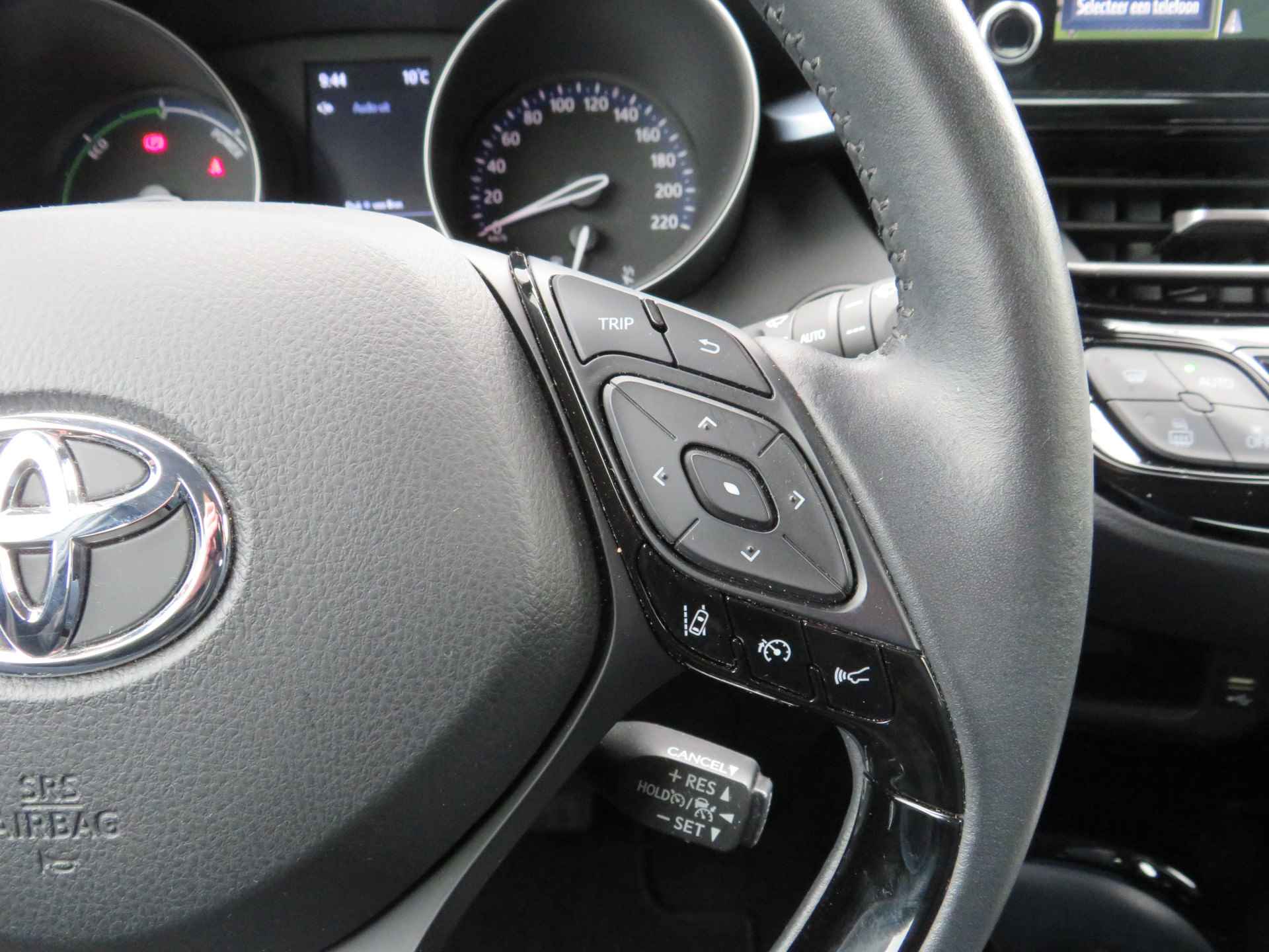 Toyota C-HR 1.8 Hybrid Dynamic Automaat, Navigatie, CruiseControl, 18"inch LM velgen, Apple Carpl./Andr. auto - 17/30