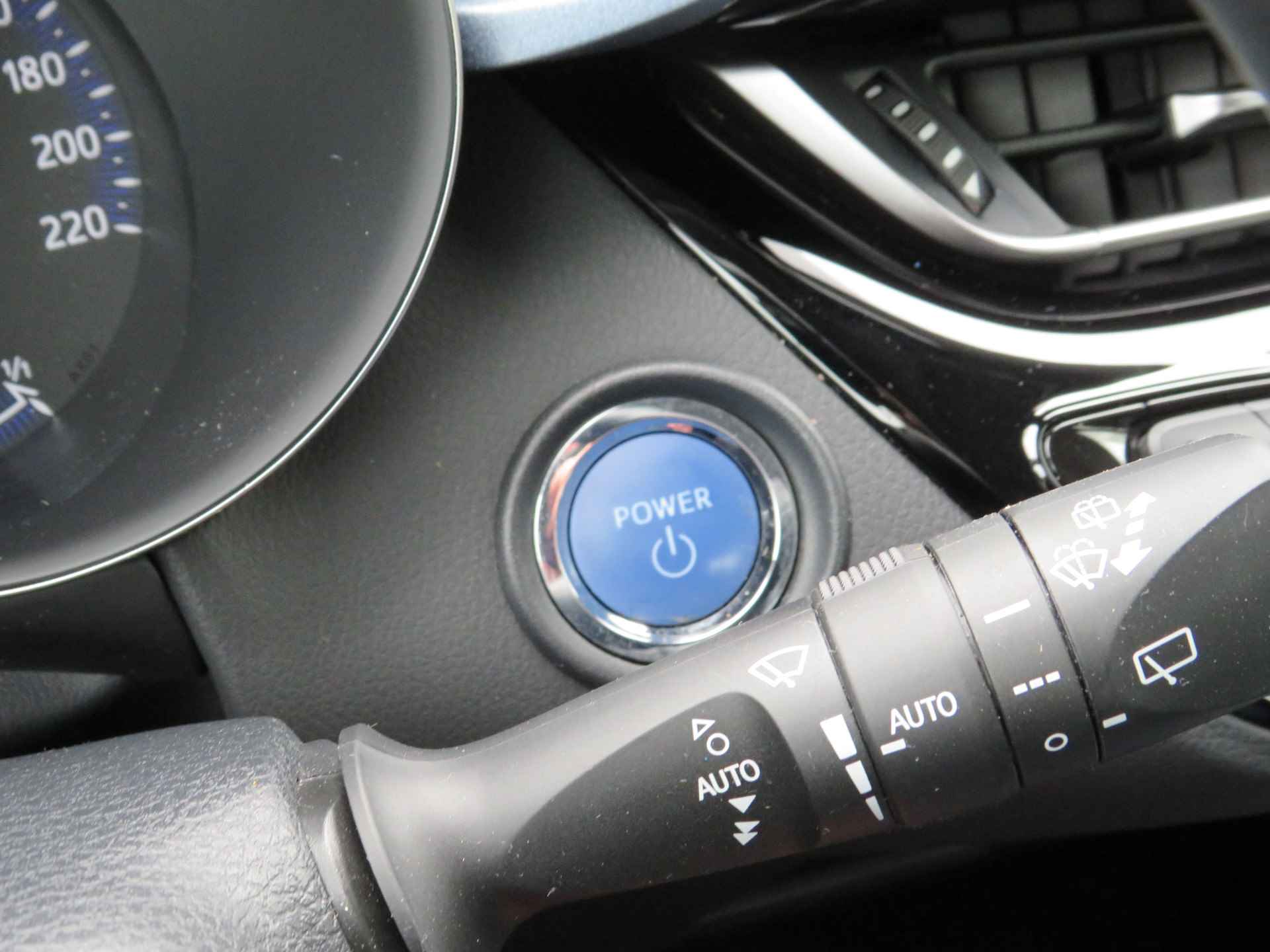 Toyota C-HR 1.8 Hybrid Dynamic Automaat, Navigatie, CruiseControl, 18"inch LM velgen, Apple Carpl./Andr. auto - 23/30