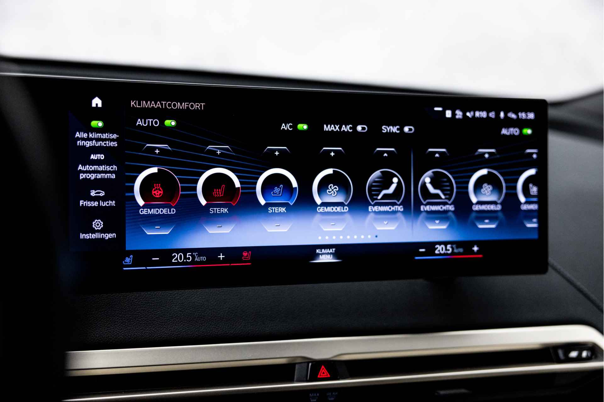 BMW iX xDrive40 Executive 77 kWh | Sportpakket | Pano Sky Lounge | Harman-Kardon - 50/56