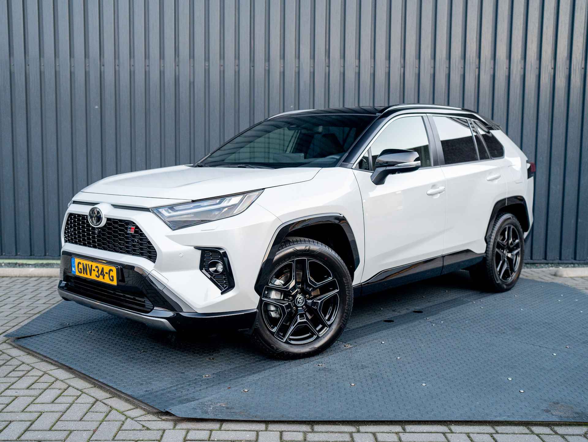 Toyota RAV4 2.5 Hybrid AWD GR Sport | Bi-Tone | 360 Camera | Stoelgeheugen | Prijs Rijklaar!! - 55/59