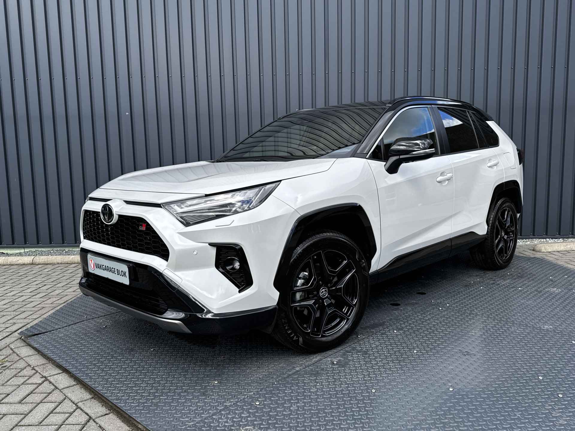 Toyota RAV4 2.5 Hybrid AWD GR Sport | Bi-Tone | 360 Camera | Stoelgeheugen | Prijs Rijklaar!! - 59/59