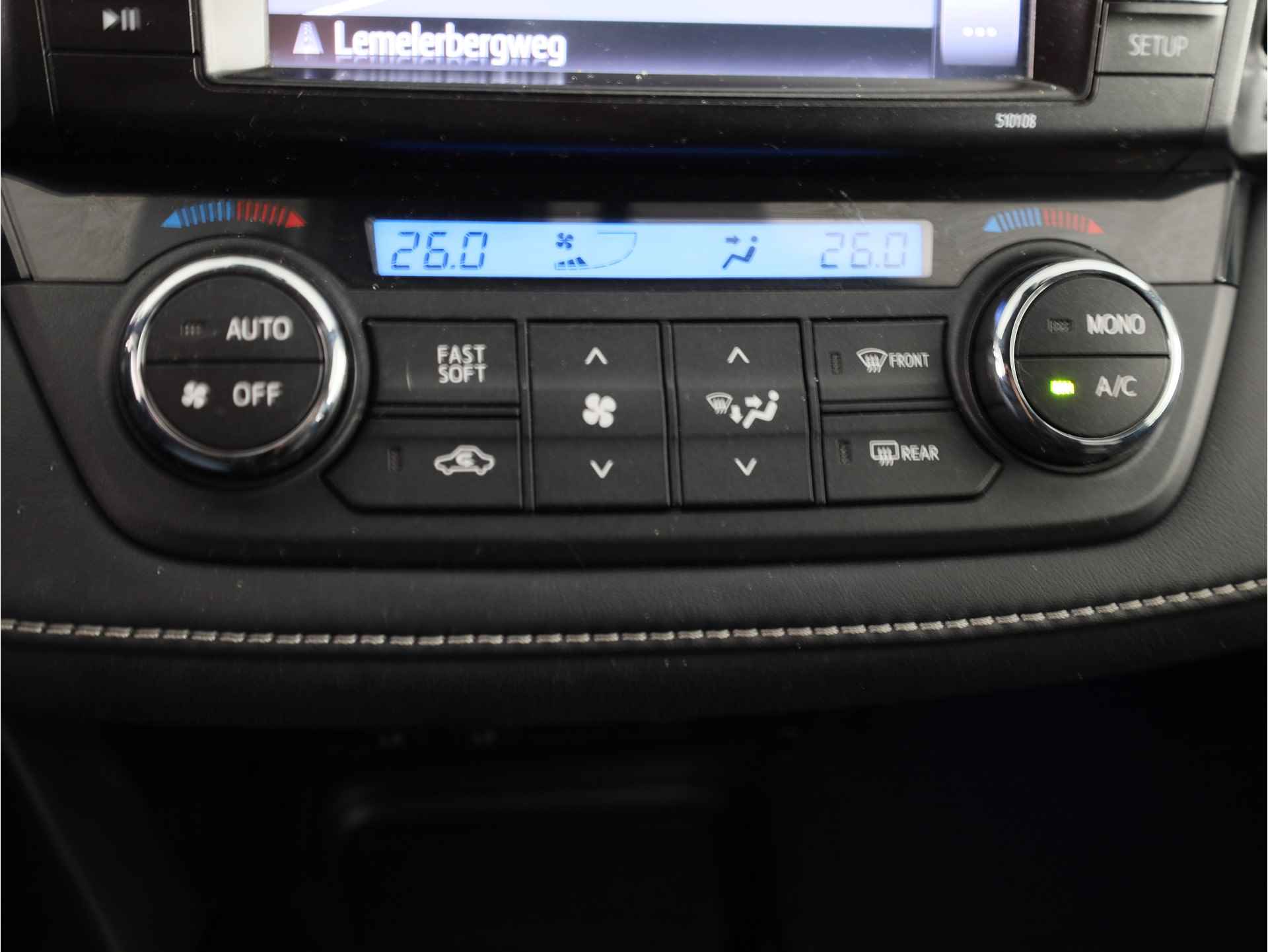 Toyota RAV4 2.5 Hybrid Style Limited | Camera | LM velgen | Navigatie | Cruise Control Adaptief | Elektrisch bedienbare achterklep | Parkeersensoren | Stoelverwarming | - 12/38