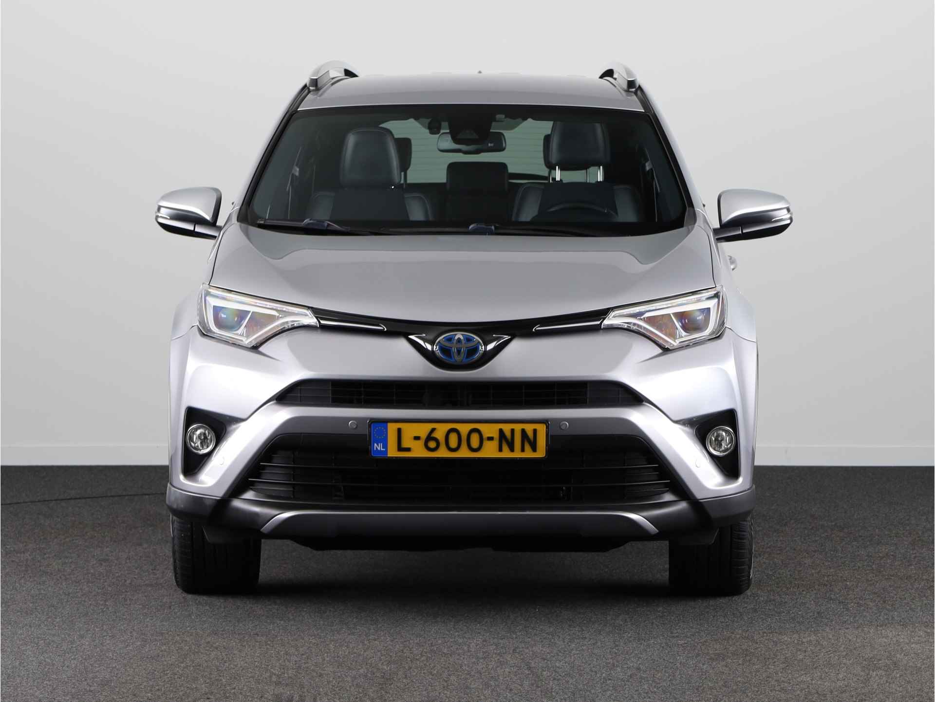 Toyota RAV4 2.5 Hybrid Style Limited | Camera | LM velgen | Navigatie | Cruise Control Adaptief | Elektrisch bedienbare achterklep | Parkeersensoren | Stoelverwarming | - 25/38