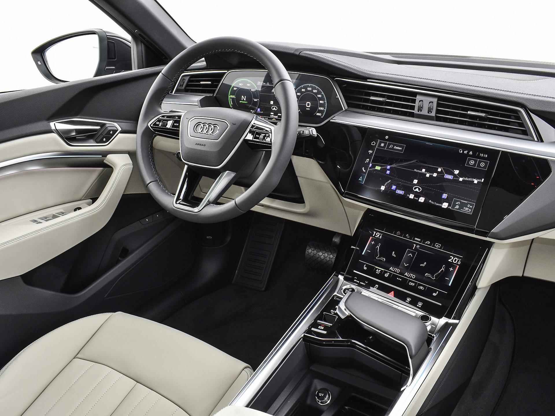 Audi Q8 e-tron 55 Quattro 408 pk Advanced Edition · Comfortsleutel · Verwarmbaar stuur · Glazen panorama dak · Assistentiepakket plus · - 3/33
