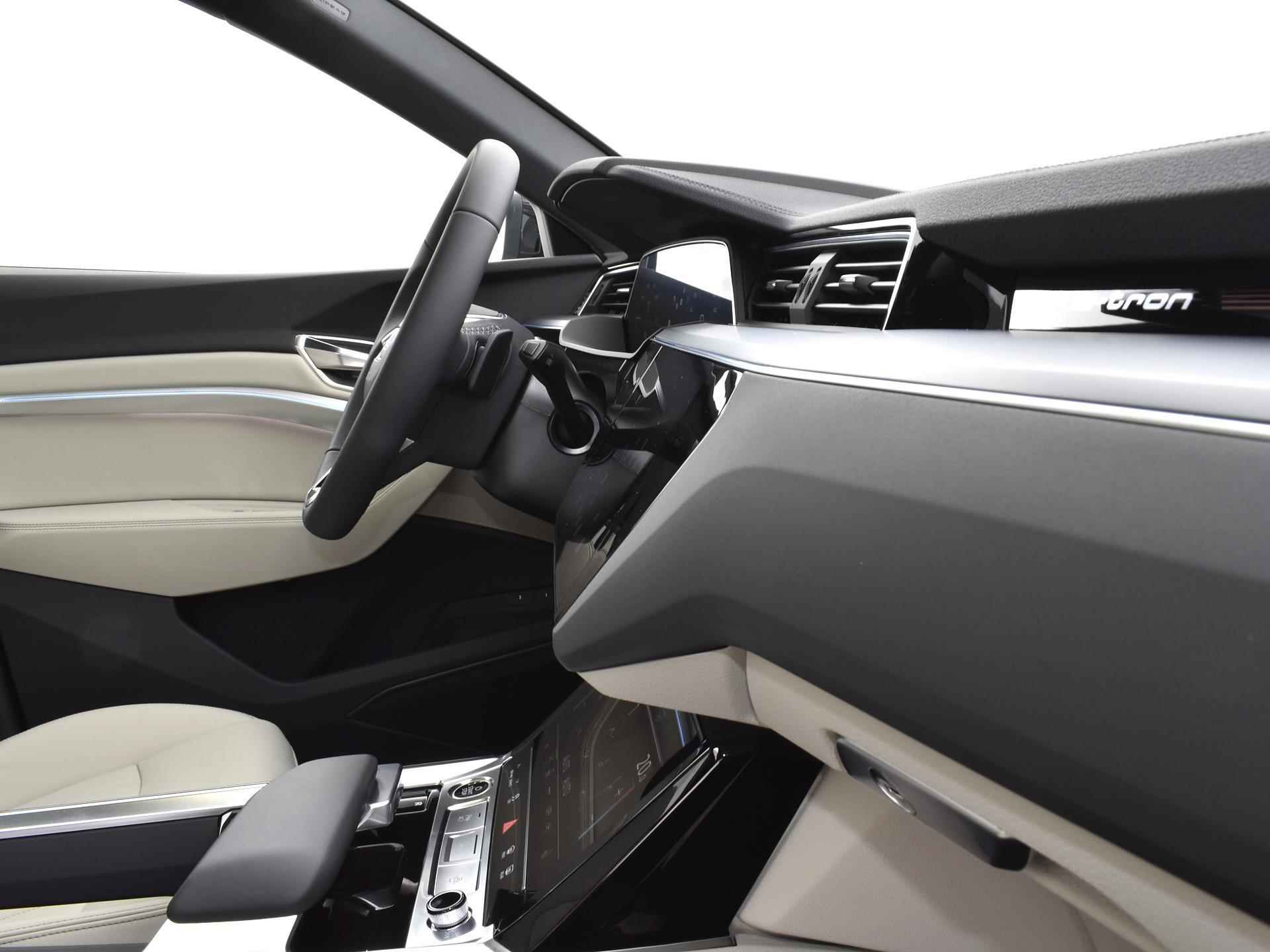 Audi Q8 e-tron 55 Quattro 408 pk Advanced Edition · Comfortsleutel · Verwarmbaar stuur · Glazen panorama dak · Assistentiepakket plus · - 19/33