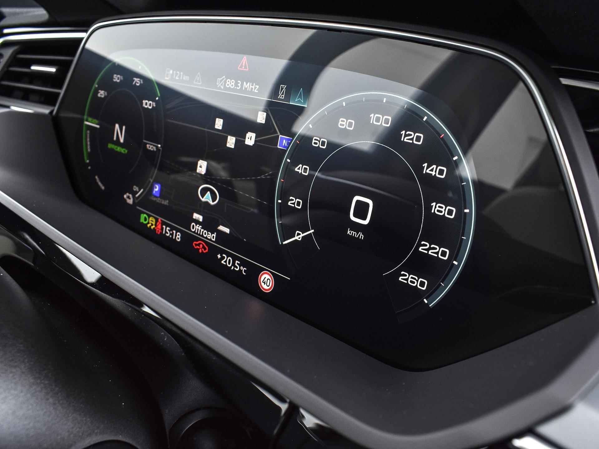 Audi Q8 e-tron 55 Quattro 408 pk Advanced Edition · Comfortsleutel · Verwarmbaar stuur · Glazen panorama dak · Assistentiepakket plus · - 24/33