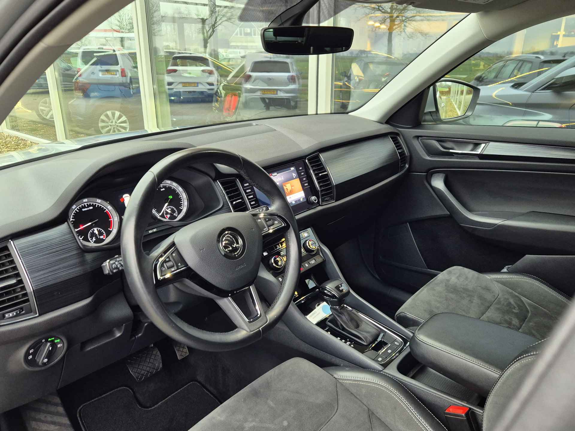 Škoda Kodiaq 1.5 TSI Business Edition Automaat | Navigatie | Climate Control | Camera - 4/36