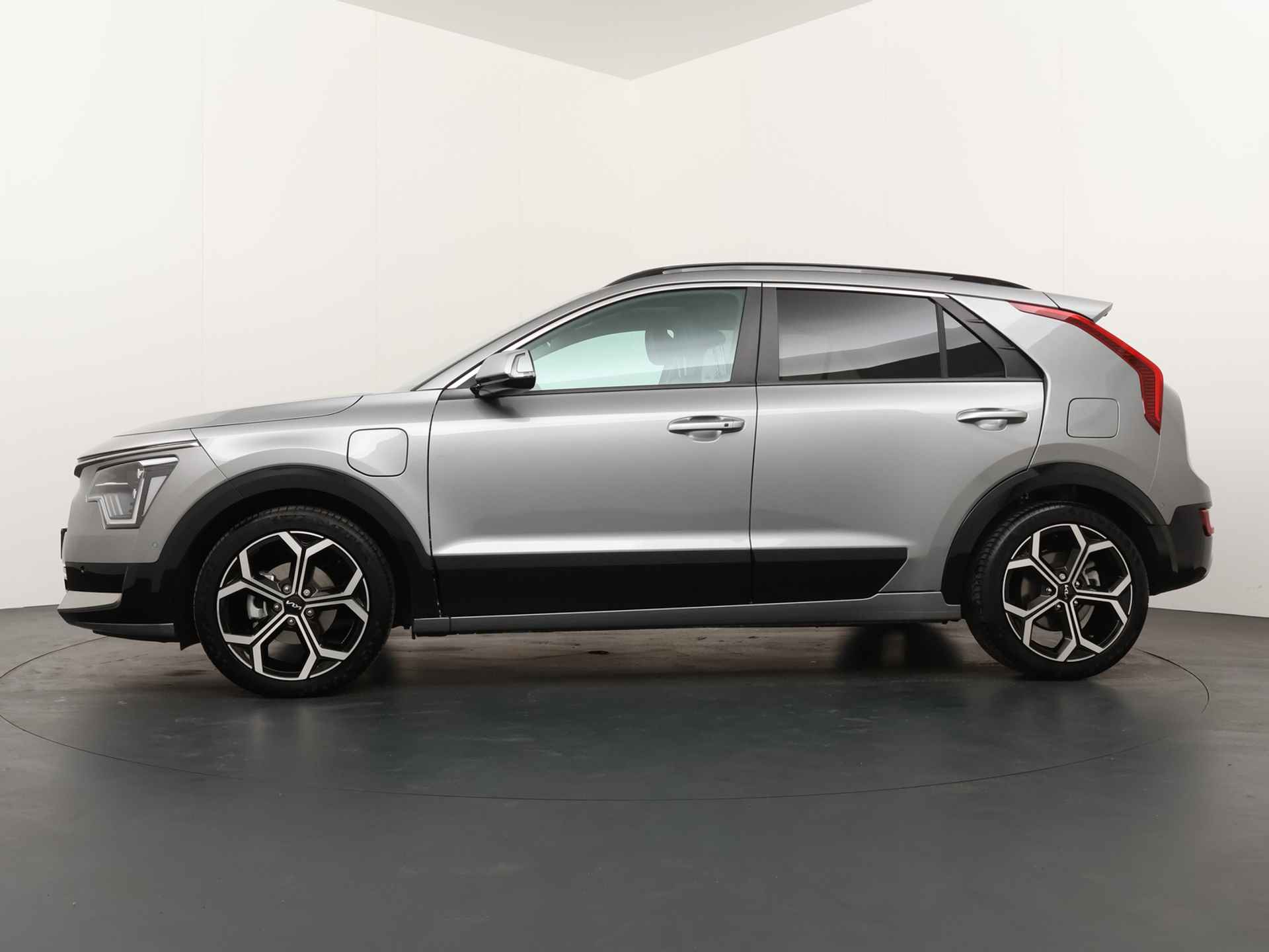 Kia Niro 1.6 GDi PHEV ExecutiveLine - LED - Stoel/Stuur Verwarming - Stoelverkoeling - Climate Control - Adaptief Cruise Control - Fabrieksgarantie Tot 2030 - 3/49