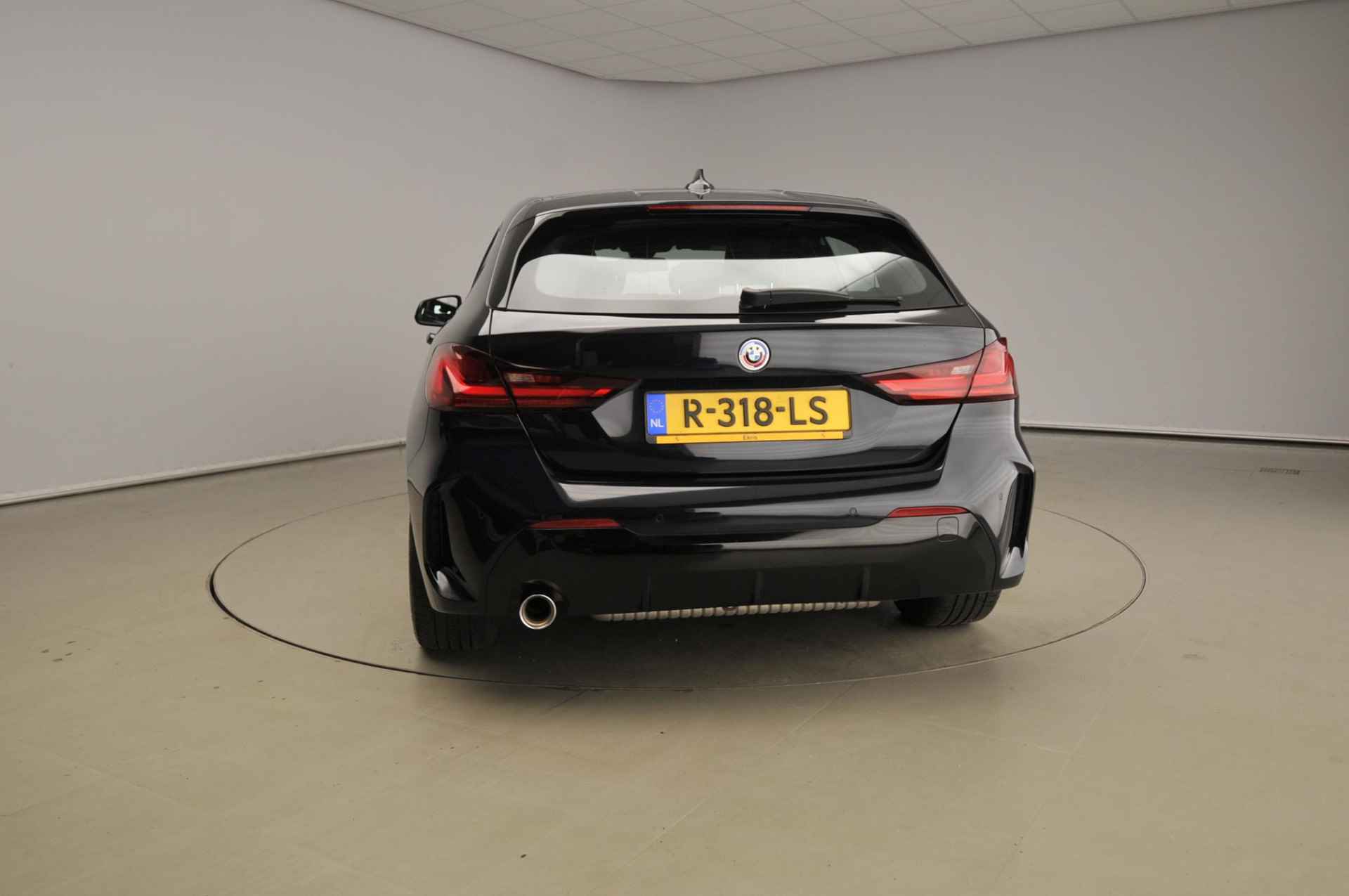 BMW 1 Serie 5-deurs 116i M-Sportpakket | LED | Navigatie | Trekhaak | Sportstoelen | DAB | Hifi speakers | Alu 18 inch - 4/46