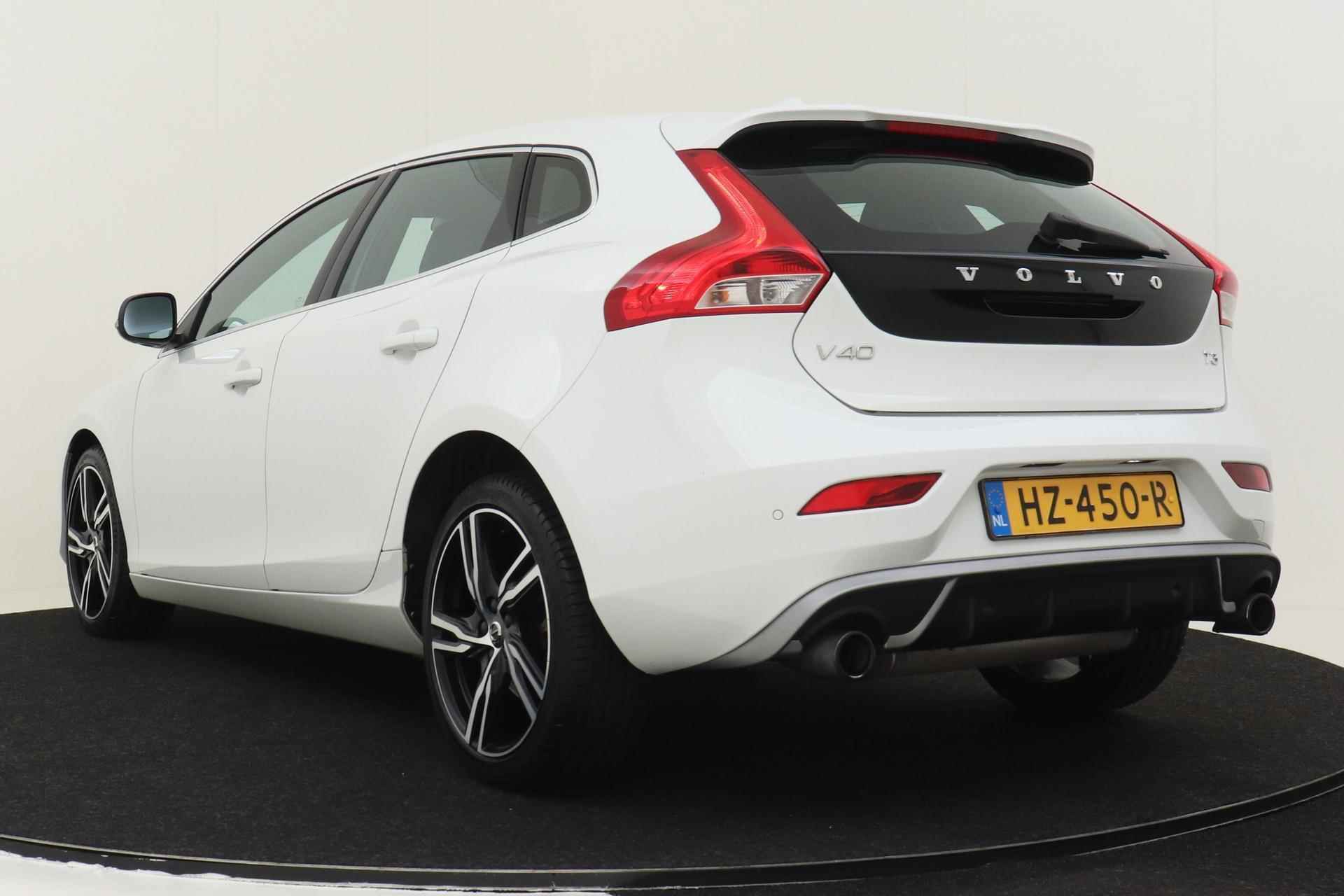 Volvo V40 T3 AUT. R-DESIGN -CRUISE|NAVI|18"|VERW.VOORSTOELEN|PARK.ASSIST - 5/45