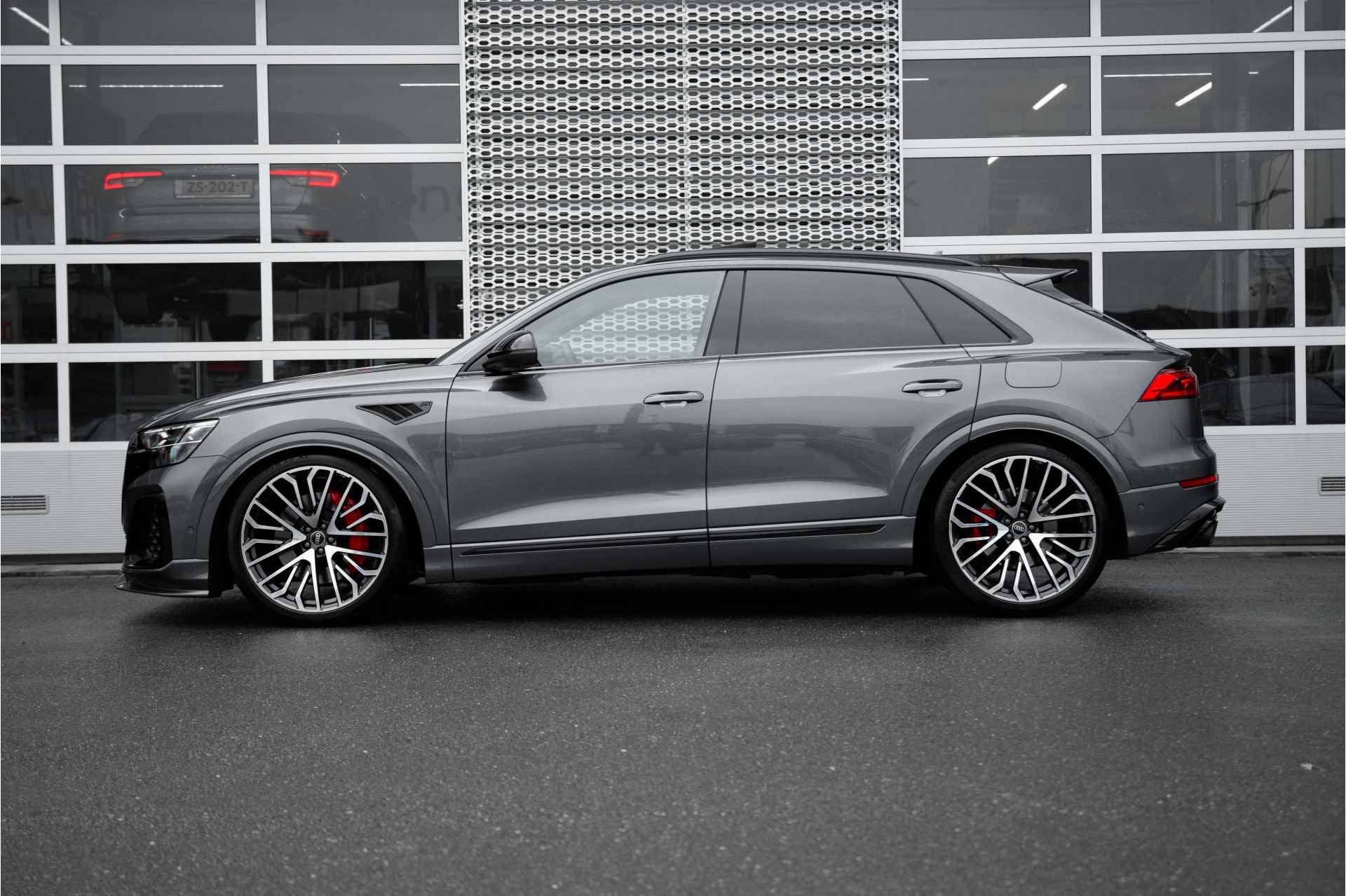 Audi Q8 60 TFSI e 490pk quattro Pro Line S Competition | ABT AERO | Panoramadak | Vierwielbesturing | 360 camera | S-Sportstoelen | Servosluiting | Dodehoekdetectie | - 6/79