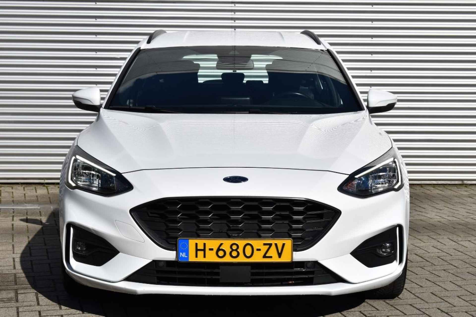 FORD Focus WAGON 1.0 ST LINE BNS / NAVI / CARPLAY / TREKHAAK - 6/47