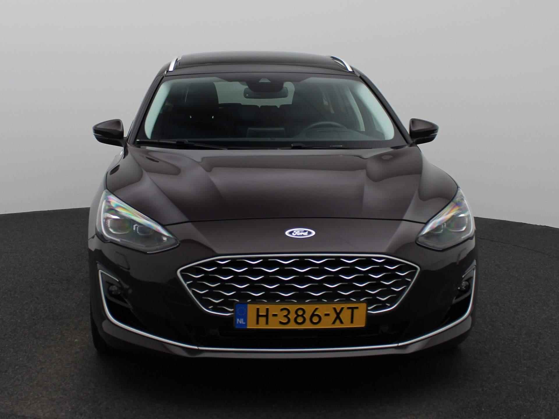 Ford Focus Wagon 1.0 EcoBoost Vignale | Leder | Climate Control | Parkeersensoren | Achteruitrijcamera | Panoramadak | - 3/44