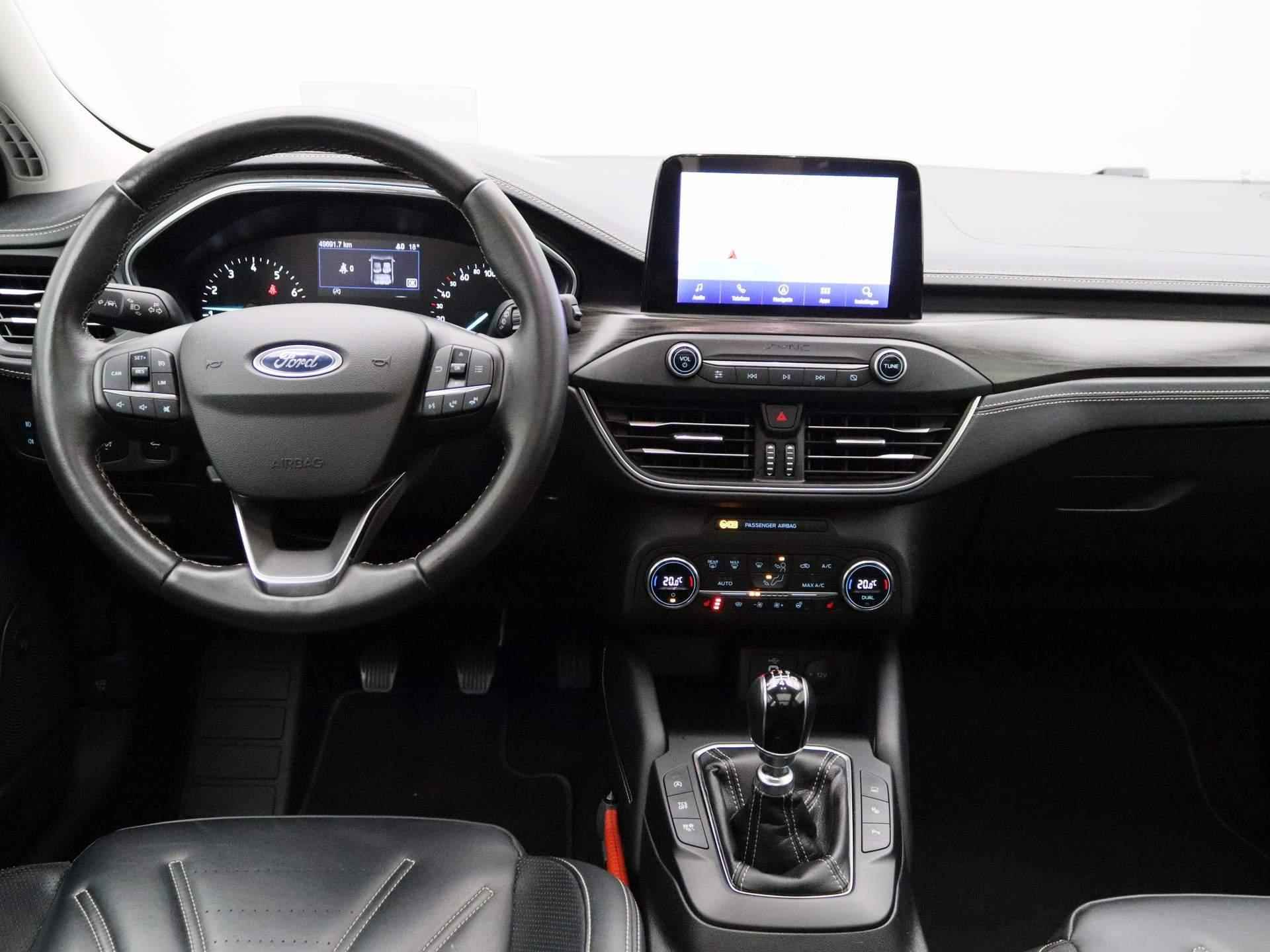 Ford Focus Wagon 1.0 EcoBoost Vignale | Leder | Climate Control | Parkeersensoren | Achteruitrijcamera | Panoramadak | - 8/44