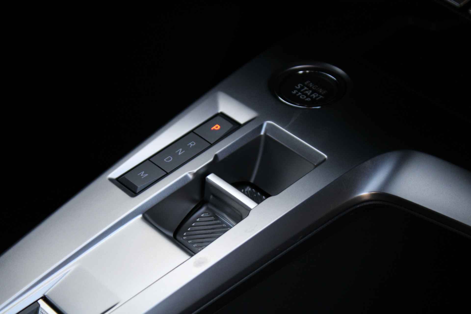 Peugeot 308 SW 1.2 PureTech 130PK Automaat EAT8 Allure Pack Business Navigatie, Camera, Apple Carplay/ Android Auto, Cruise Control Adaptief - 13/25