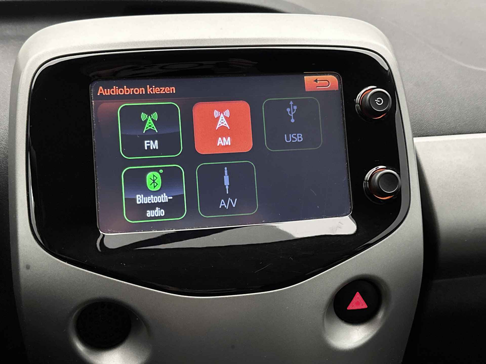 Toyota Aygo 1.0 VVT-i X-Joy Limited | Climate Control | Navigatie | Achteruitrijcamera | LM Velgen | - 44/49