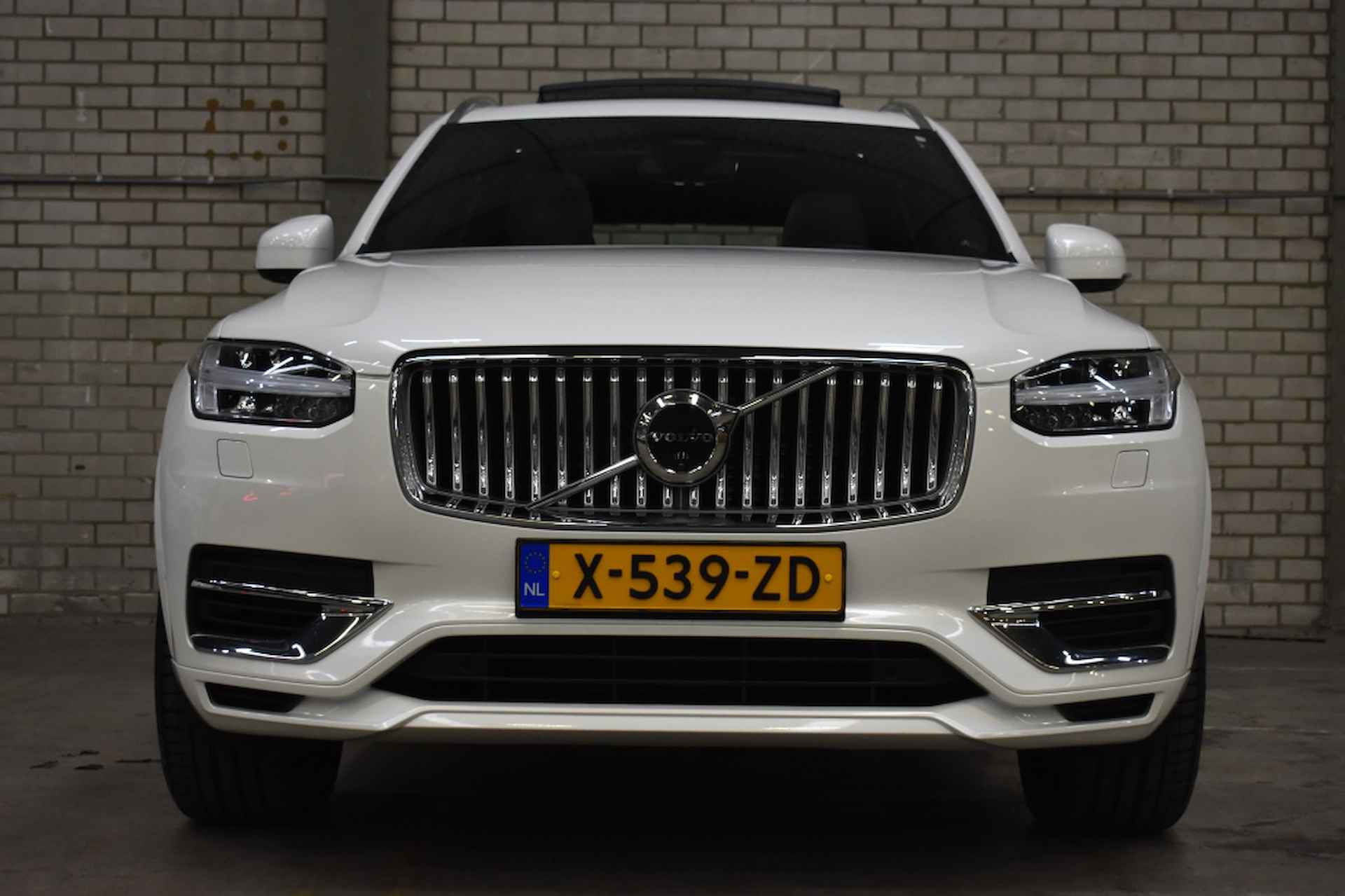 Volvo XC90 T8 455pk AWD Ultimate Bright | Wool | Luchtvering | Trekhaak | 3 - 2/38