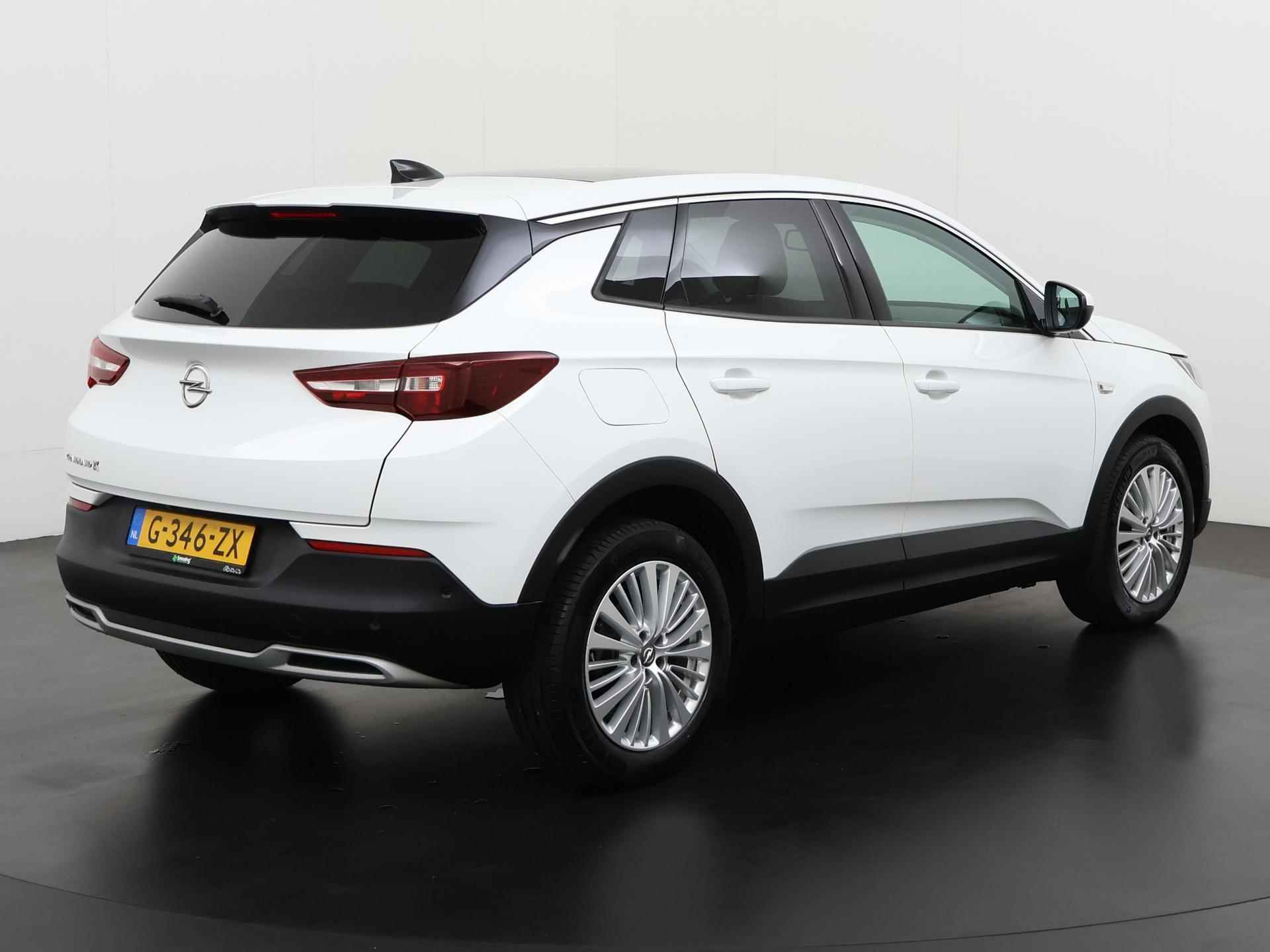 Opel Grandland X 1.2 Turbo Innovation | Panoramadak | Camera | Elek achterklep | Zondag Open! - 4/39