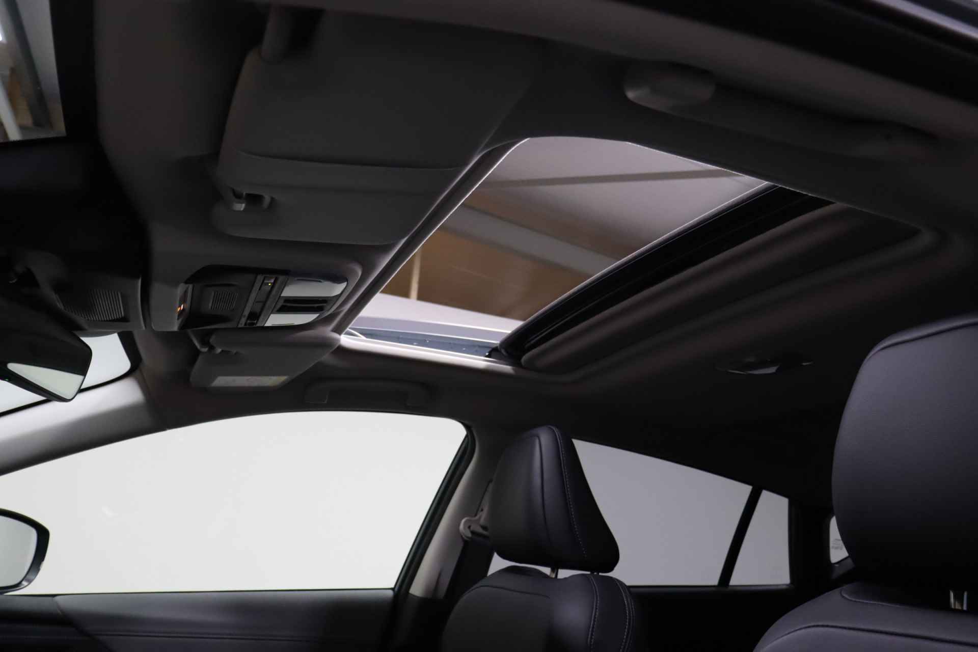 Subaru Crosstrek 2.0i Premium | Panoramadak | Adaptive Cruise | Navigatie | Lederen bekleding - 12/35
