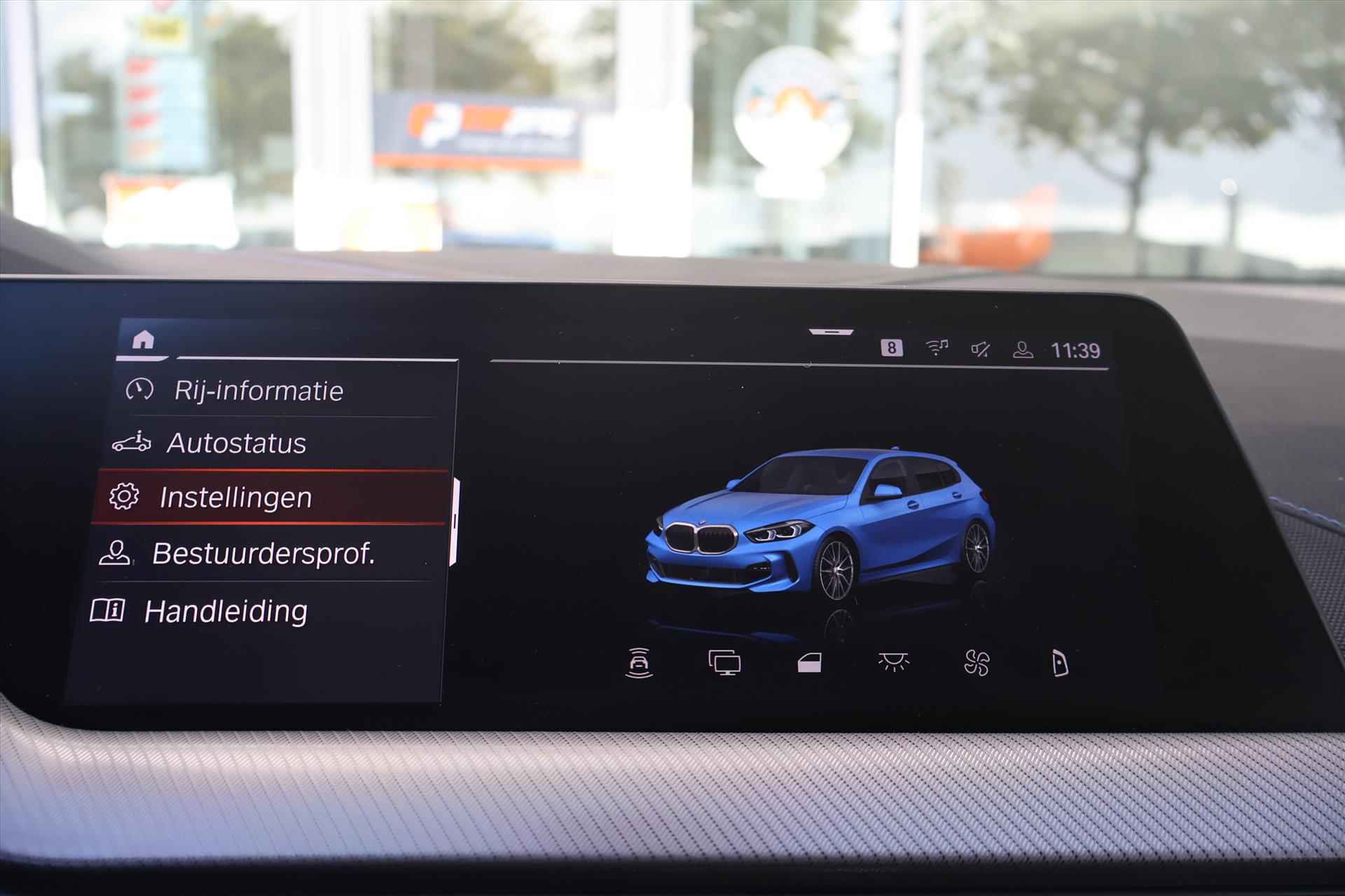 BMW 1-Serie (f40) 118i M-Sport 140PK AUT | Carplay I Misano Blue I Navi I Camera I Kuipstoel - 40/55