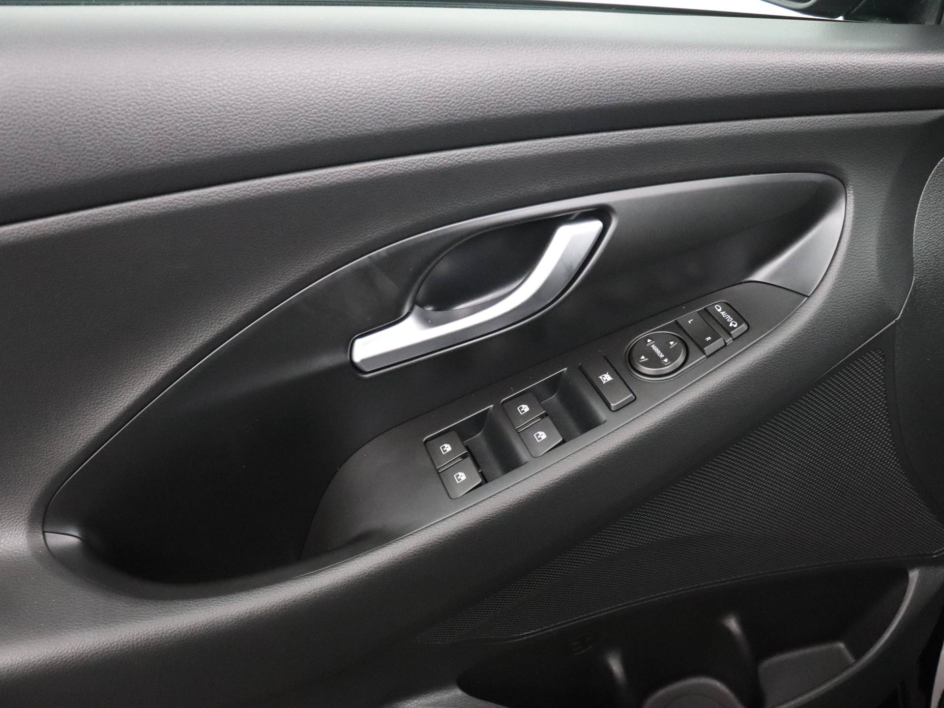 Hyundai i30 1.0 T-GDi 120PK MHEV Comfort Apple Carplay, Camera, Navigatie - 19/24