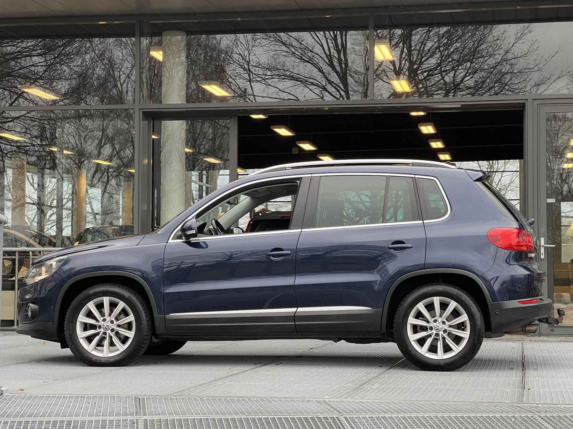 Volkswagen Tiguan 1.4 TSI Sport&Style | Trekhaak | Navigatie | Sensoren voor + achter - 16/34