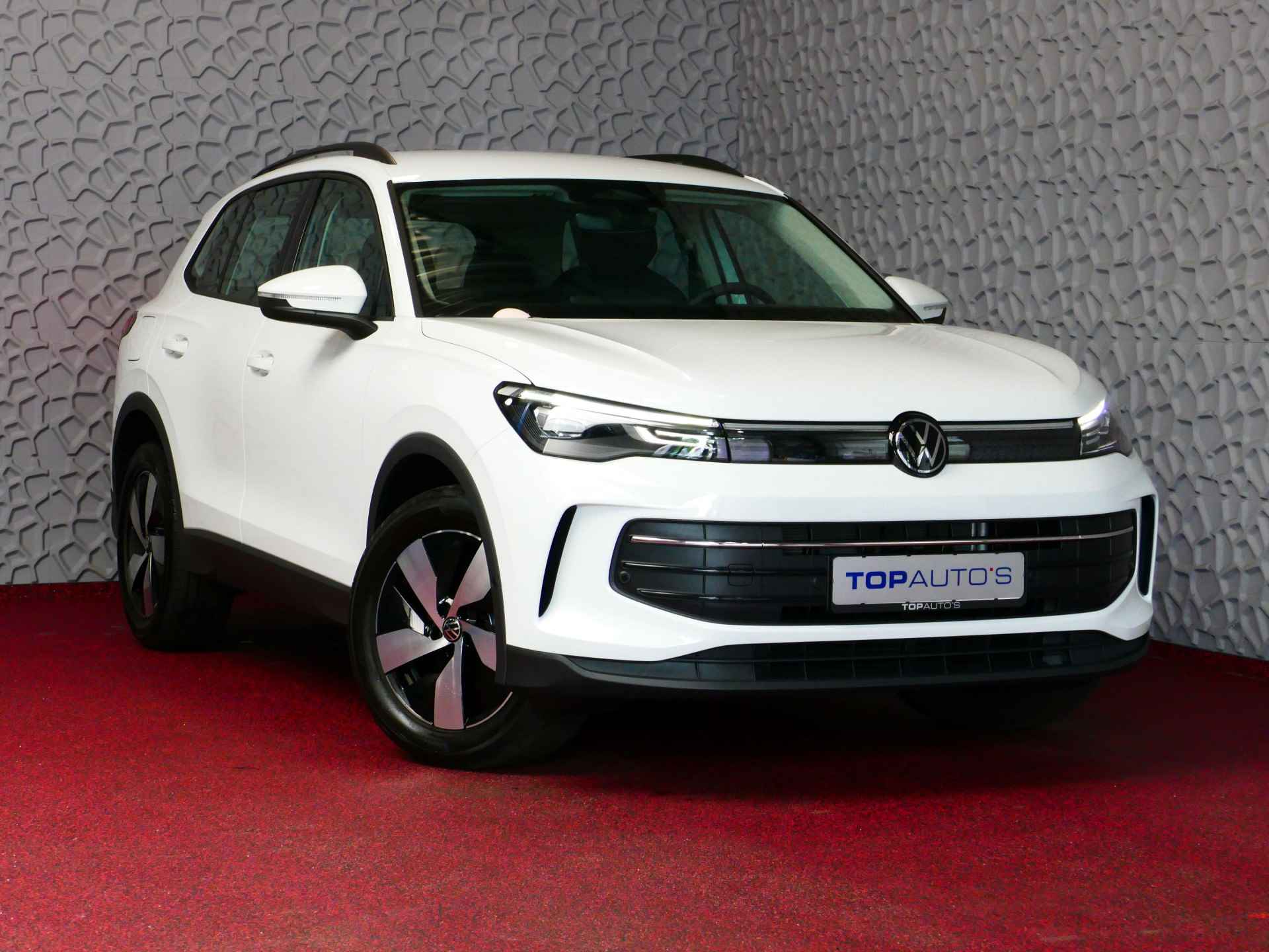 Volkswagen Tiguan 1.5 eTSI 150 BUSINESS EDTION NAVI CAMERA TREKHAAK STOEL/STUUR VERW. COMF.STOEL AMBIENTE LED 3/2024! 70 BIJNA NIEUWE VOLKSWAGEN'S UIT VOORRAAD LEVERBAAR - 62/89