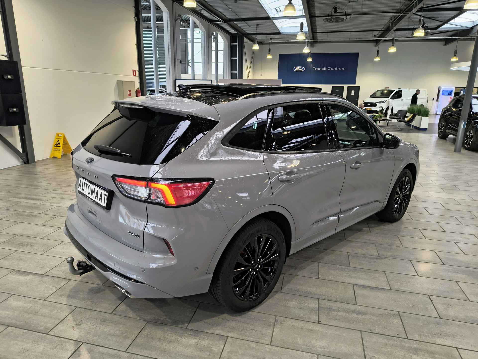 Ford Kuga 2.5 PHEV 225pk Graphite Tech I Pano | Trekhaak | Adapt Cruise | Winter Pack I 2 Camera's | Adapt. LED | fabr. gar. tm 02-2028 - 3/18