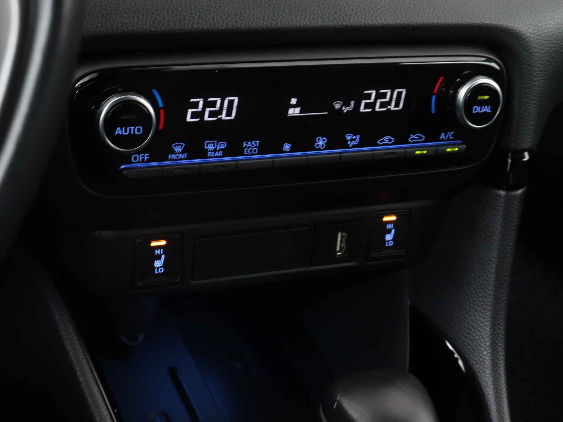 Toyota Yaris 1.5 Hybrid Launch Edition Limited | Parkeersensoren | Stoelverwarming | Apple Carplay & Android Auto | LED | - 11/45