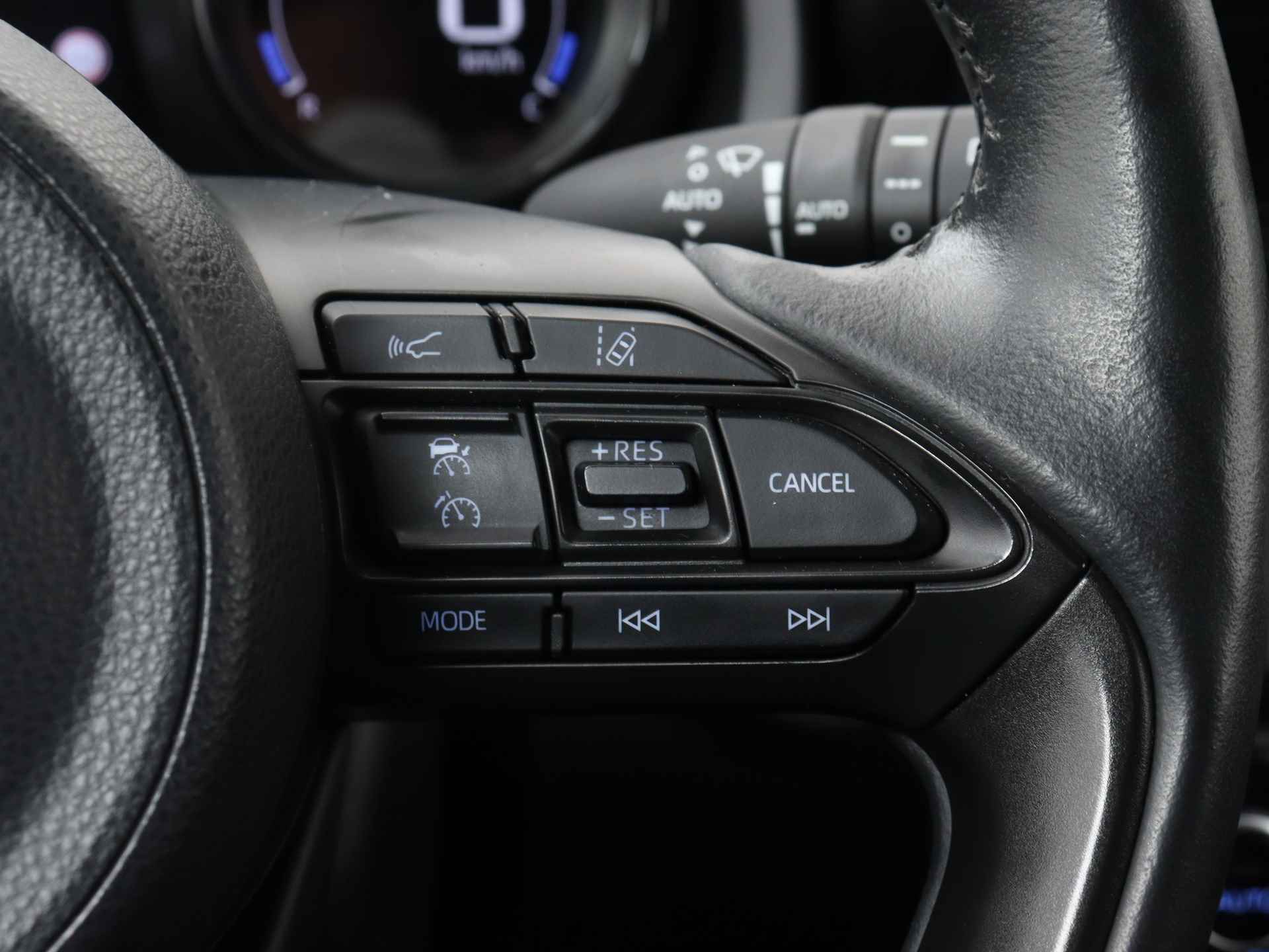 Toyota Yaris 1.5 Hybrid Launch Edition Limited | Parkeersensoren | Stoelverwarming | Apple Carplay & Android Auto | LED | - 23/45