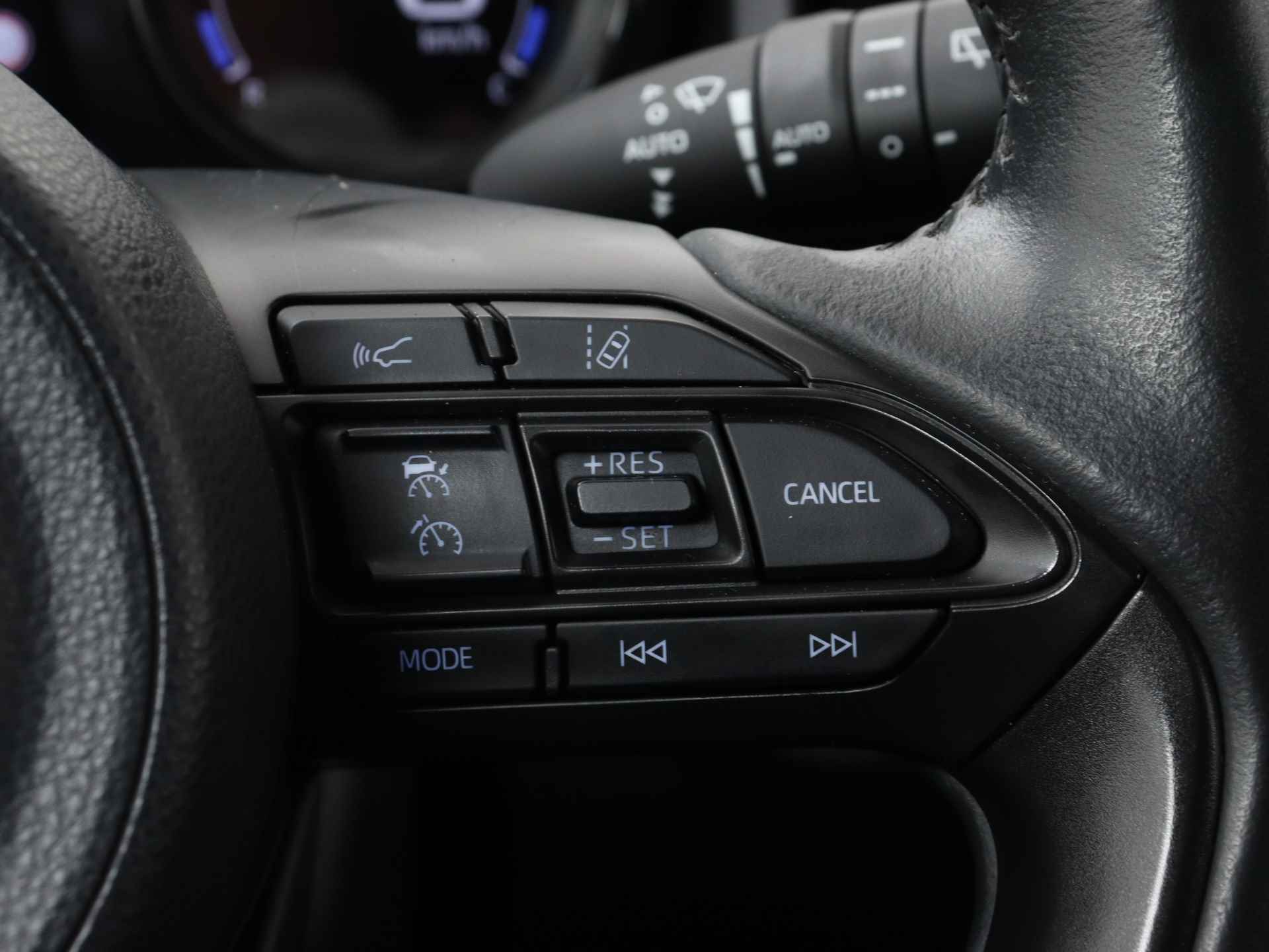 Toyota Yaris 1.5 Hybrid Launch Edition Limited | Parkeersensoren | Stoelverwarming | Apple Carplay & Android Auto | LED | - 26/45