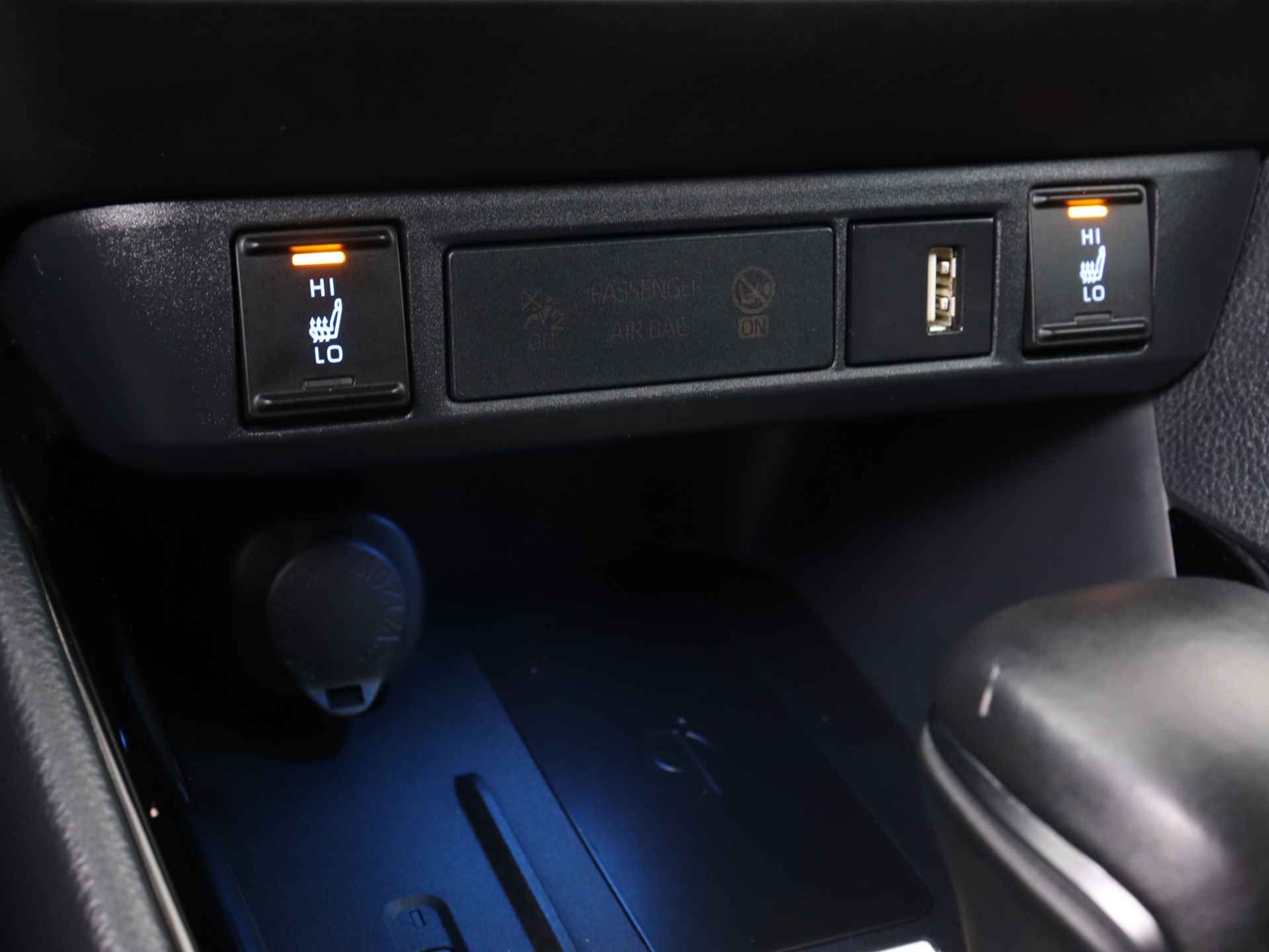 Toyota Yaris 1.5 Hybrid Launch Edition Limited | Parkeersensoren | Stoelverwarming | Apple Carplay & Android Auto | LED | - 35/45