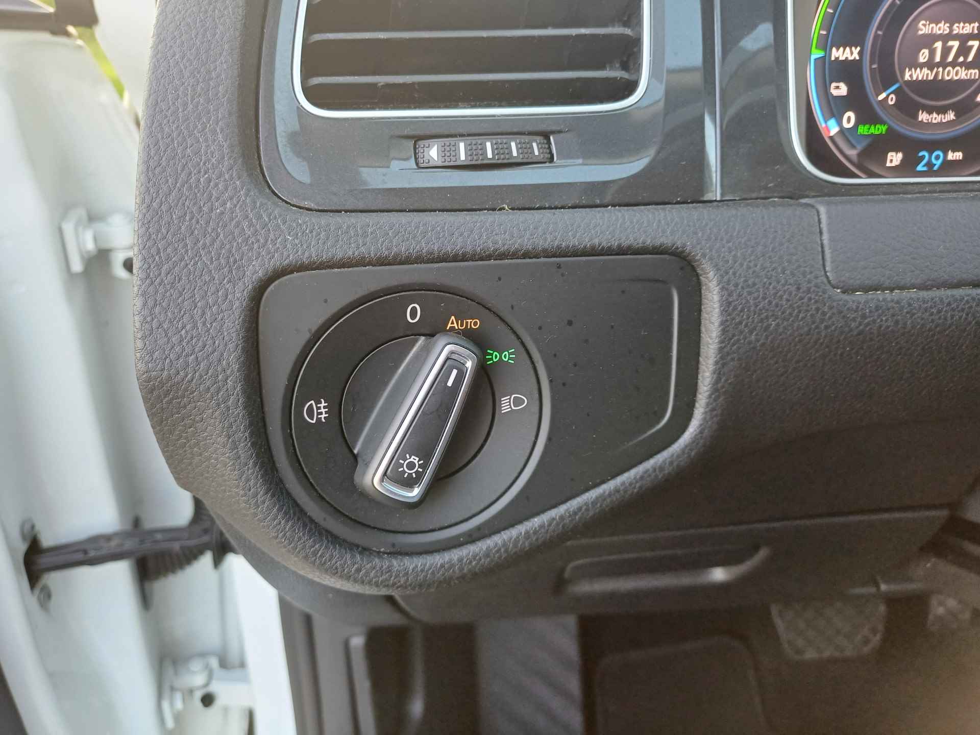 Volkswagen e-Golf e-Golf Digi Dash | Led | Navi | Clima | Parkh V+A | BTW | NL | Goed onderh. - 39/43