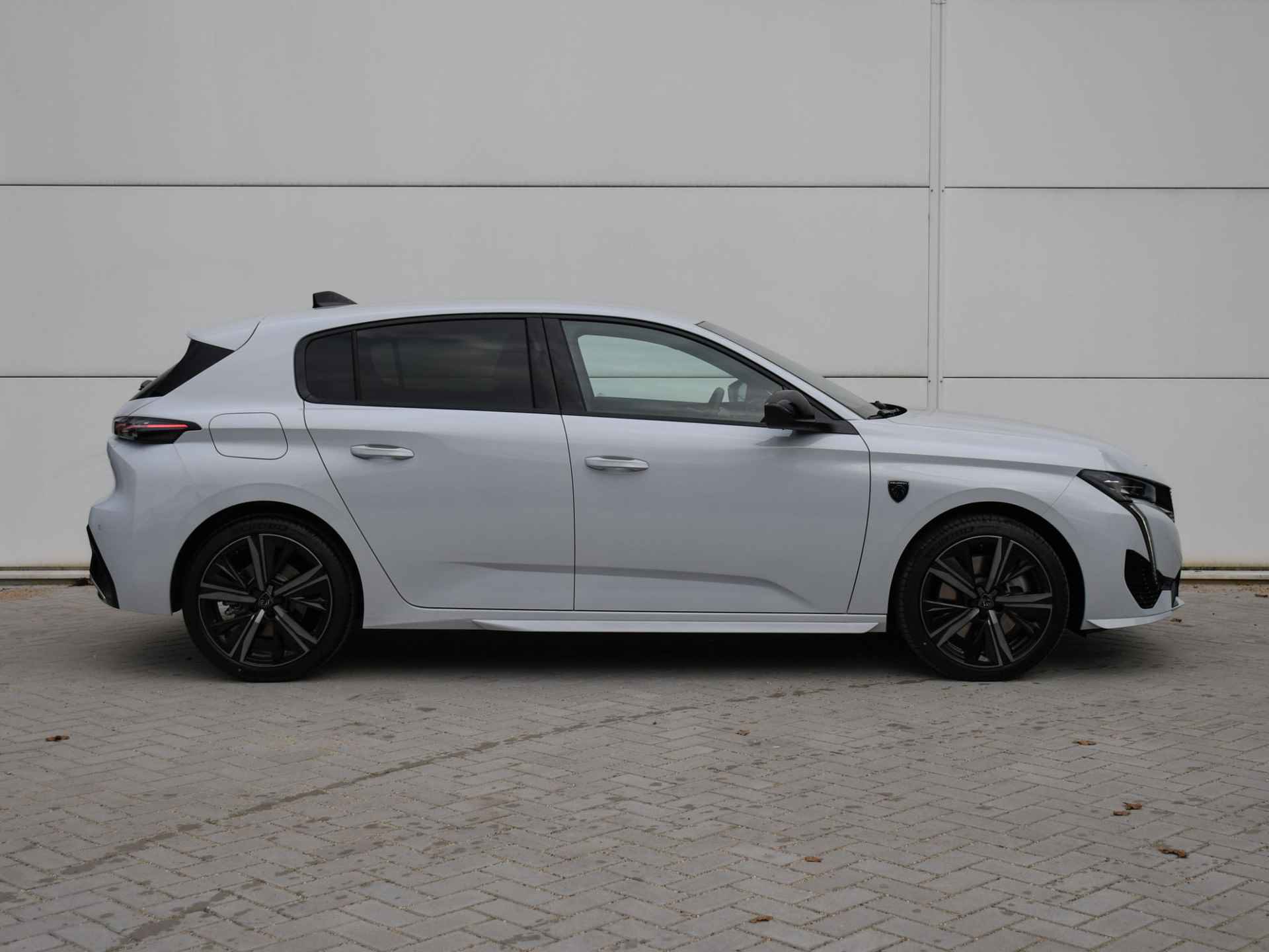 Peugeot 308 GT 1.6 PHEV 180pk Automaat HALF-LEDER | PDC + CAM. | 18''LM | DAB | KEYLESS | LED | STANDKACHEL | NAVI - 3/38