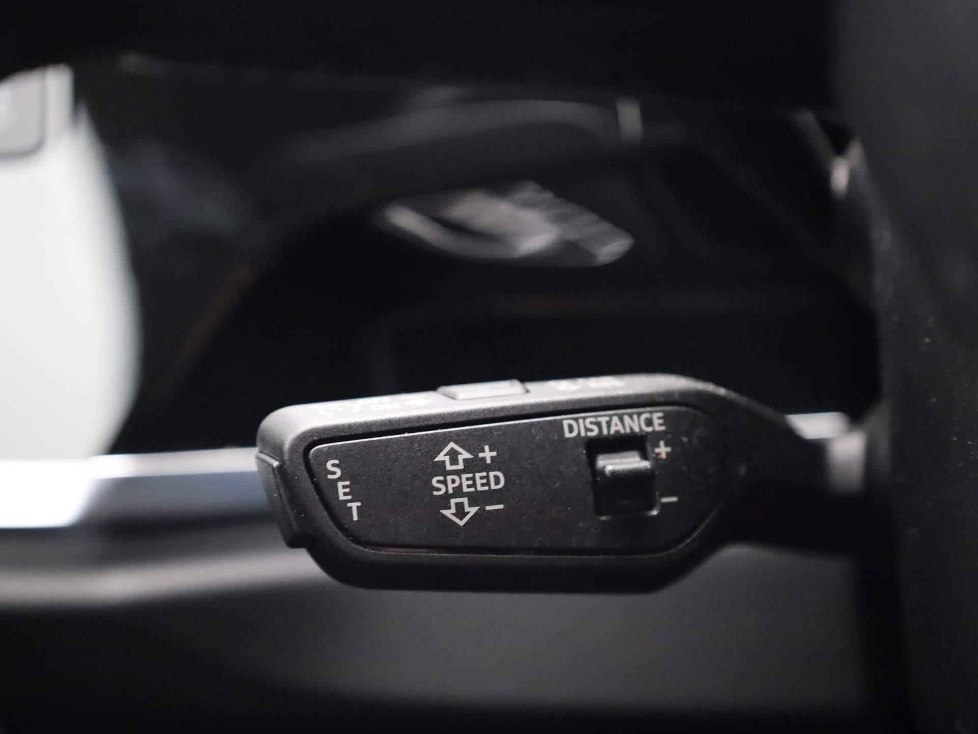 Audi Q3 35 TFSI/150PK S Line · Drive select · Leder/Alcantara · Parkeersensoren + camera - 8/43