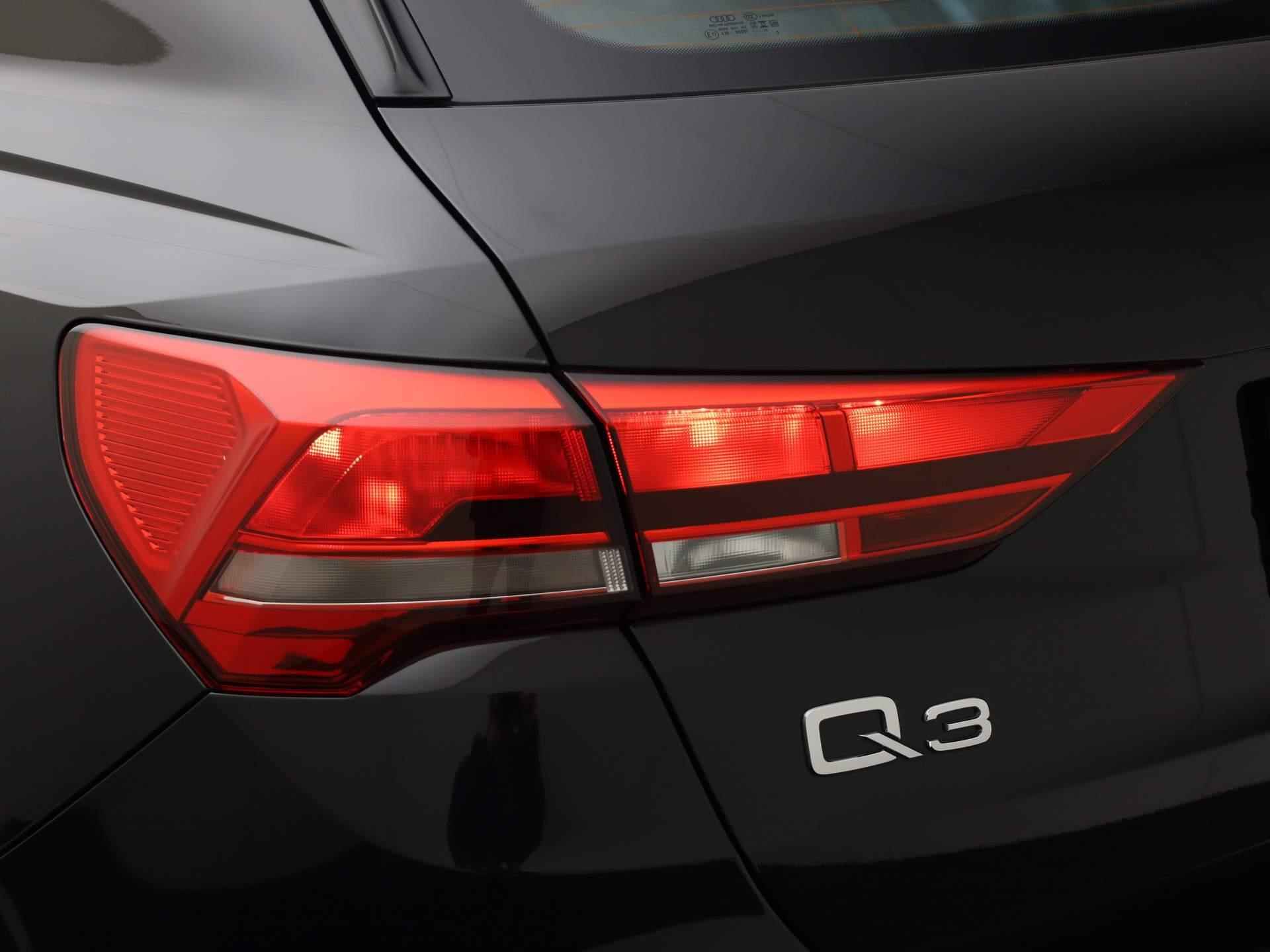 Audi Q3 35 TFSI/150PK S Line · Drive select · Leder/Alcantara · Parkeersensoren + camera - 34/43