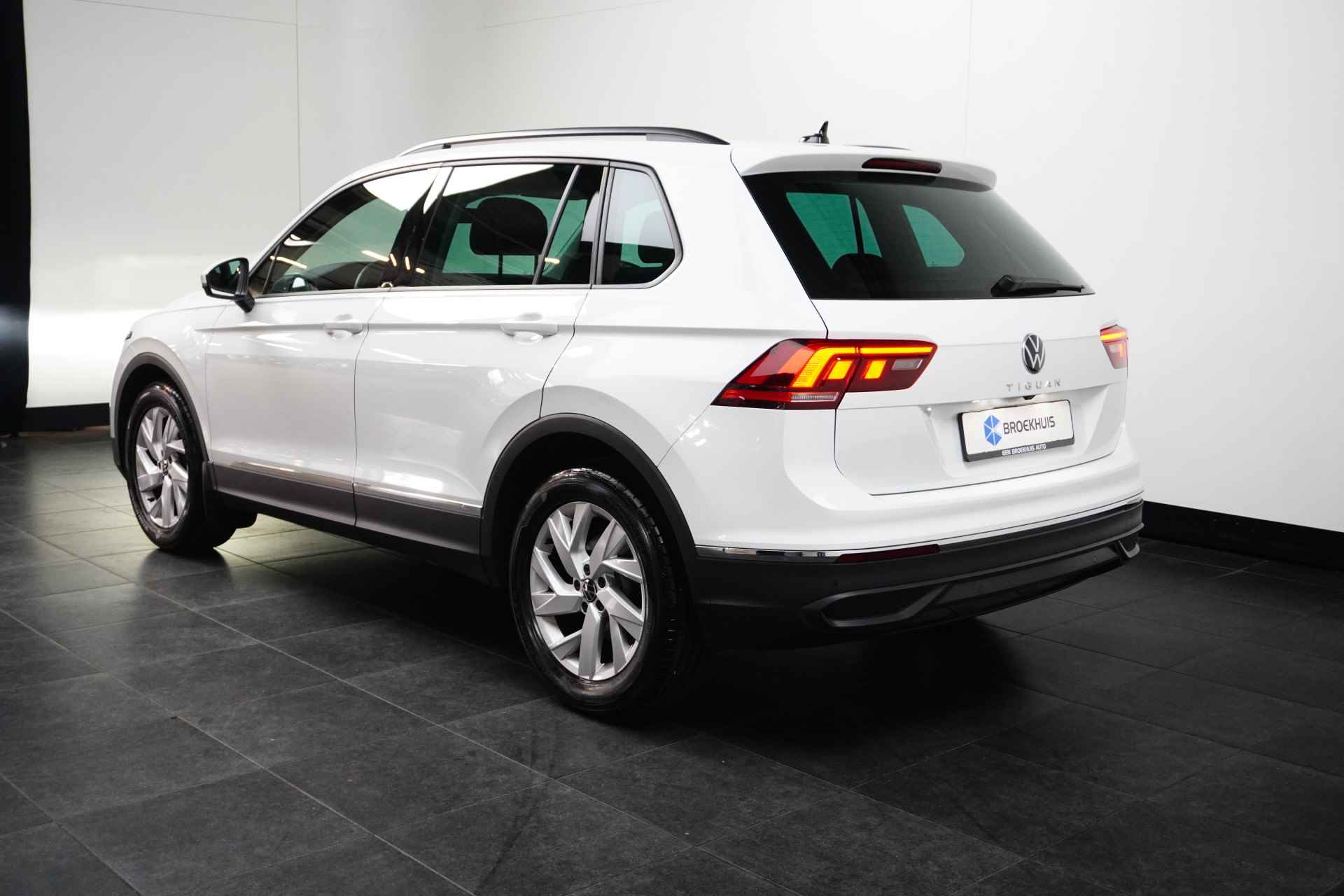 Volkswagen Tiguan 1.5 TSI 150PK DSG-7 Life + | TREKHAAK | CAMERA | NAVI BY APP | STOELVERW. - 3/28