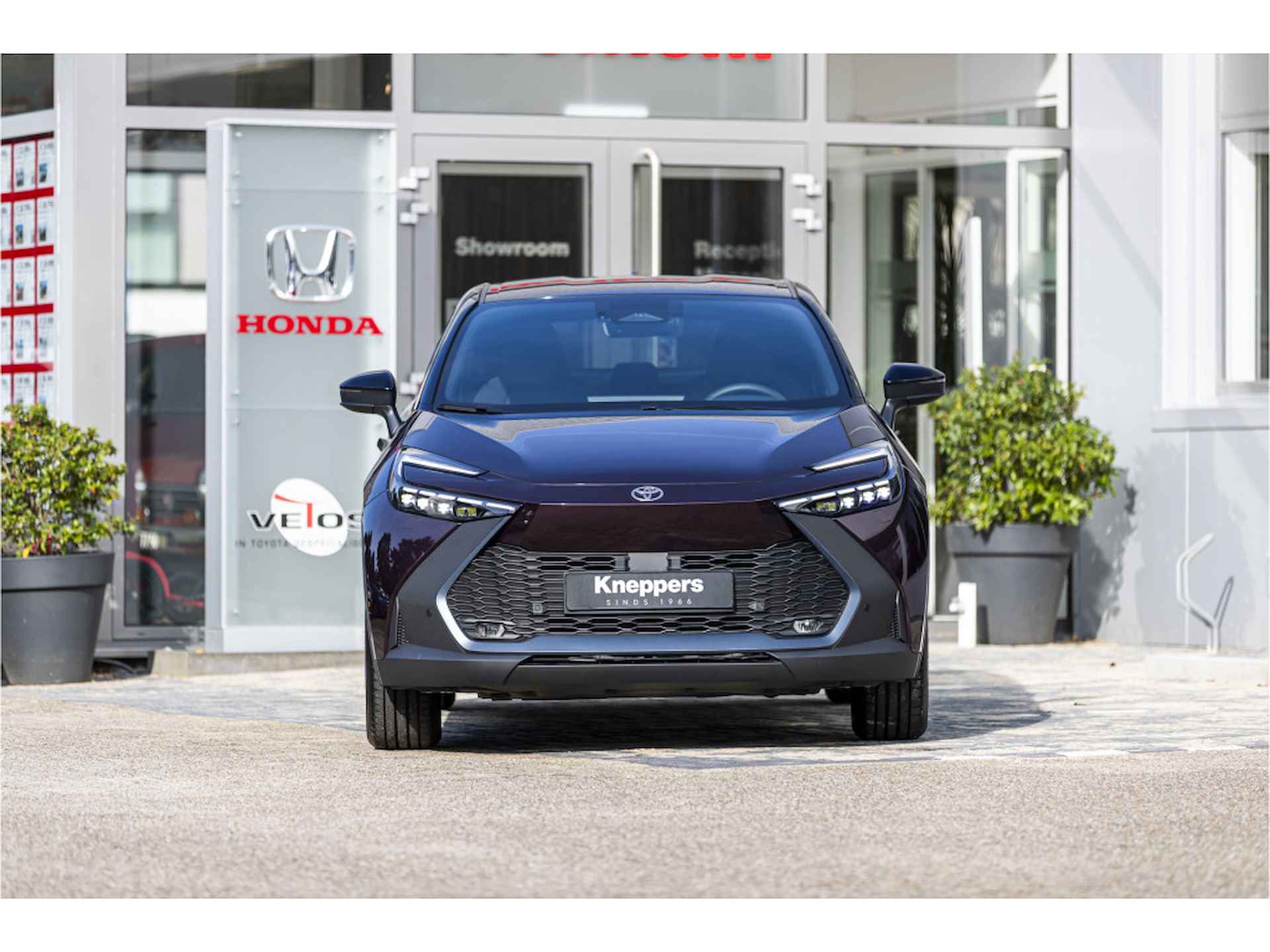 Toyota C-HR 1.8 Hybrid 140 First Edition Dodenhoekdetectie, Navigatie, Parkeersensoren V + A , All-in Rijklaarprijs - 2/23