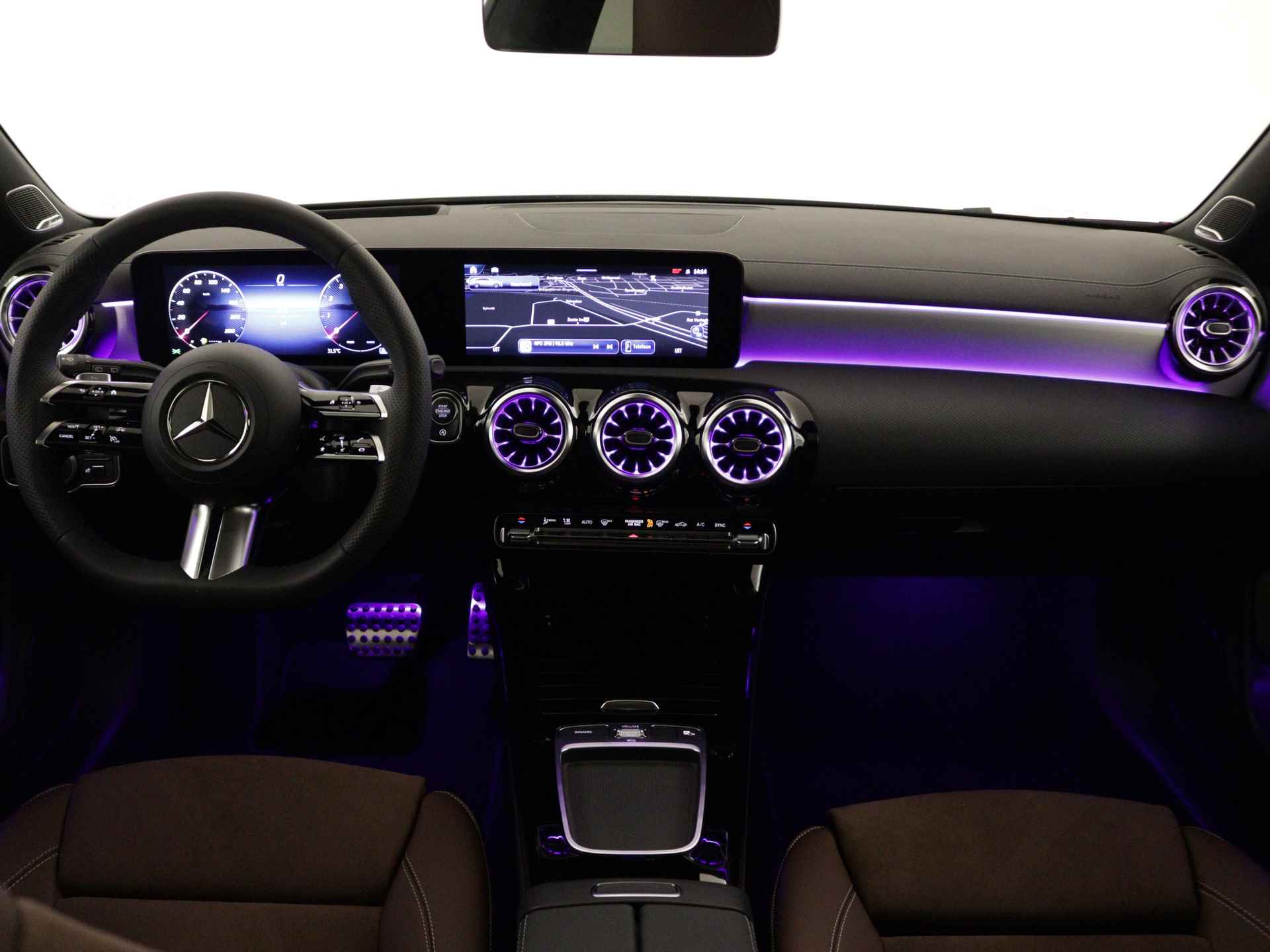 Mercedes-Benz CLA-Klasse Shooting Brake 180 AMG Line | Smartphone-integratie | Head-up display | KEYLESS GO-comfortpakket | Dodehoekassistent |  USB pakket Plus | Stoelverwarming vooraan | - 6/44