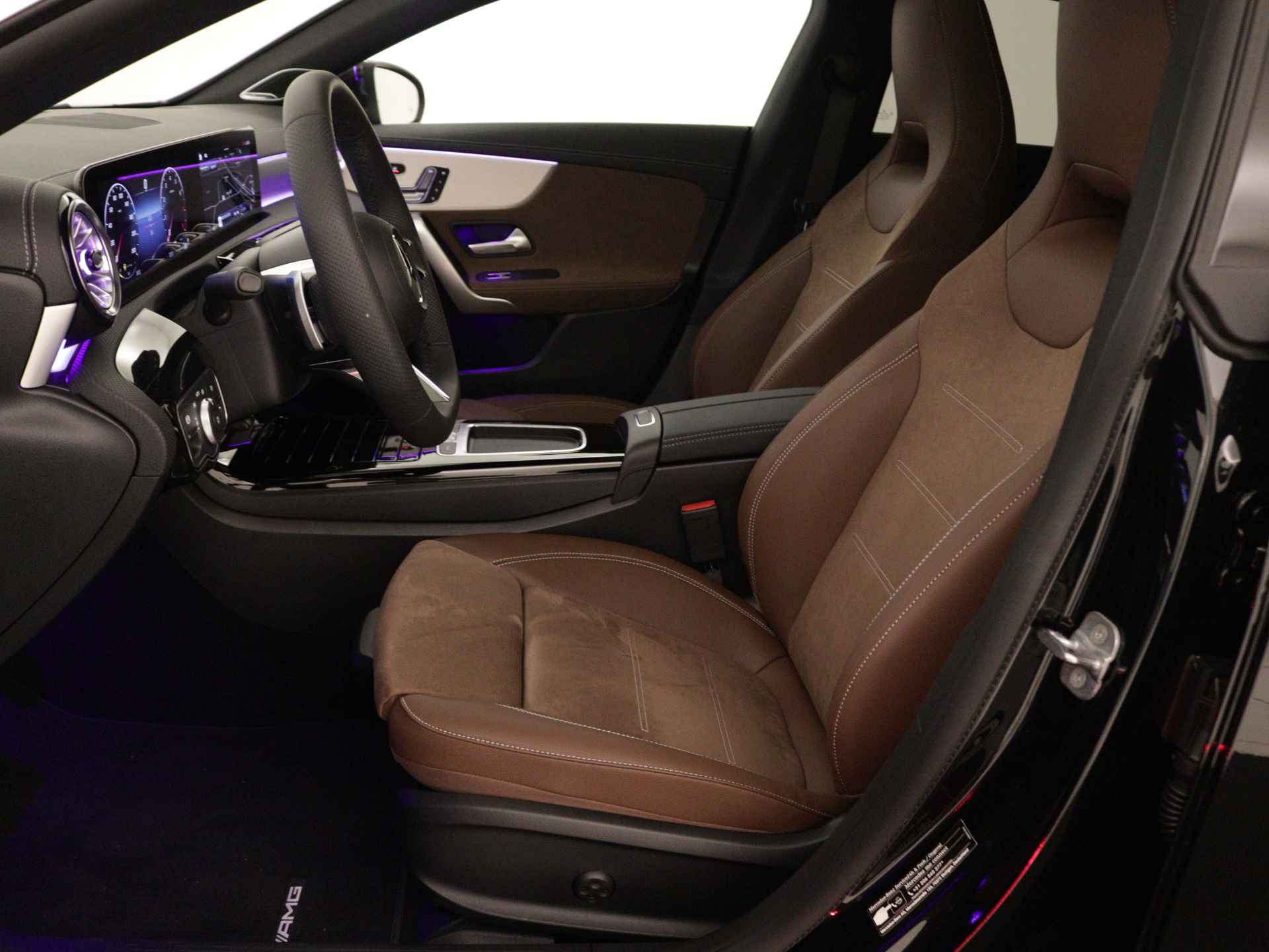 Mercedes-Benz CLA-Klasse Shooting Brake 180 AMG Line | Smartphone-integratie | Head-up display | KEYLESS GO-comfortpakket | Dodehoekassistent |  USB pakket Plus | Stoelverwarming vooraan | - 20/44
