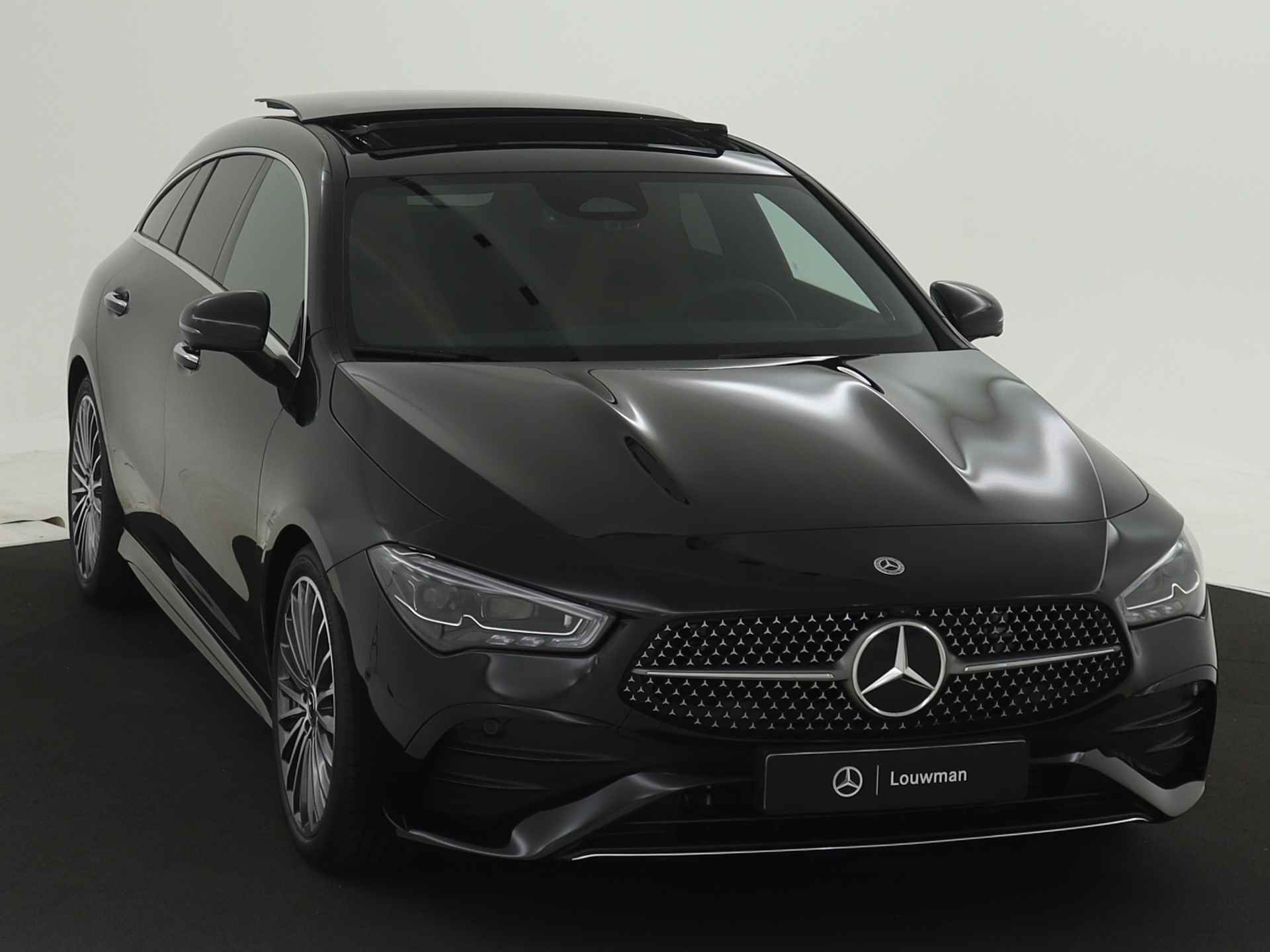 Mercedes-Benz CLA-Klasse Shooting Brake 180 AMG Line | Smartphone-integratie | Head-up display | KEYLESS GO-comfortpakket | Dodehoekassistent |  USB pakket Plus | Stoelverwarming vooraan | - 29/44