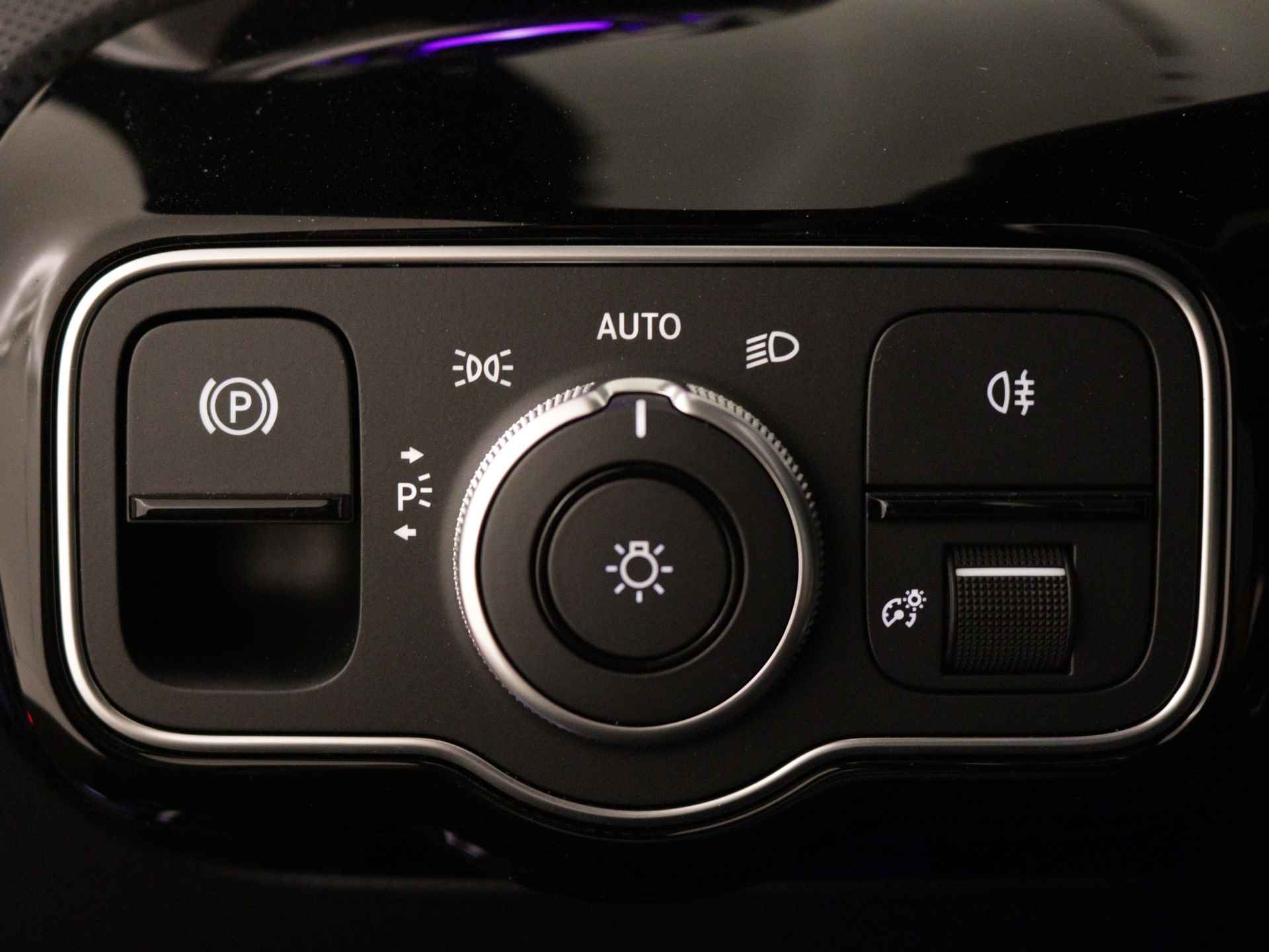 Mercedes-Benz CLA-Klasse Shooting Brake 180 AMG Line | Smartphone-integratie | Head-up display | KEYLESS GO-comfortpakket | Dodehoekassistent |  USB pakket Plus | Stoelverwarming vooraan | - 34/44