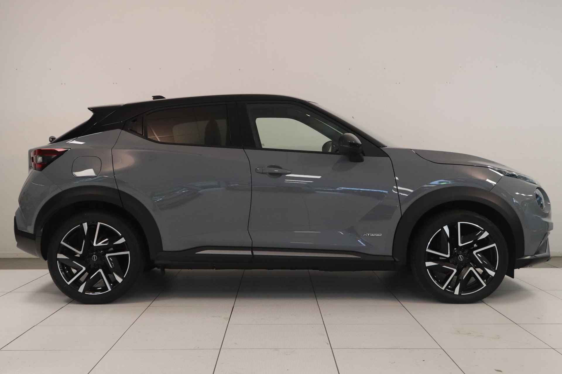 Nissan Juke 1.6 Hybrid 143 N-Design COLD PACK / METALLIC LAK - 13/31